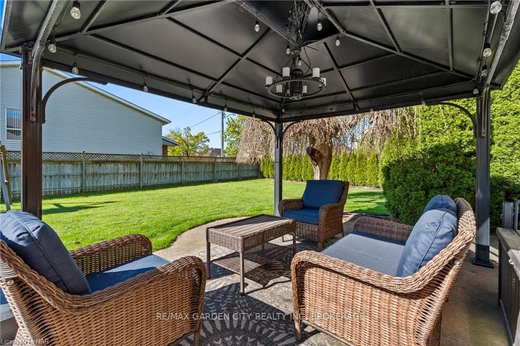 2 HUNTINGTON Lane photo 32