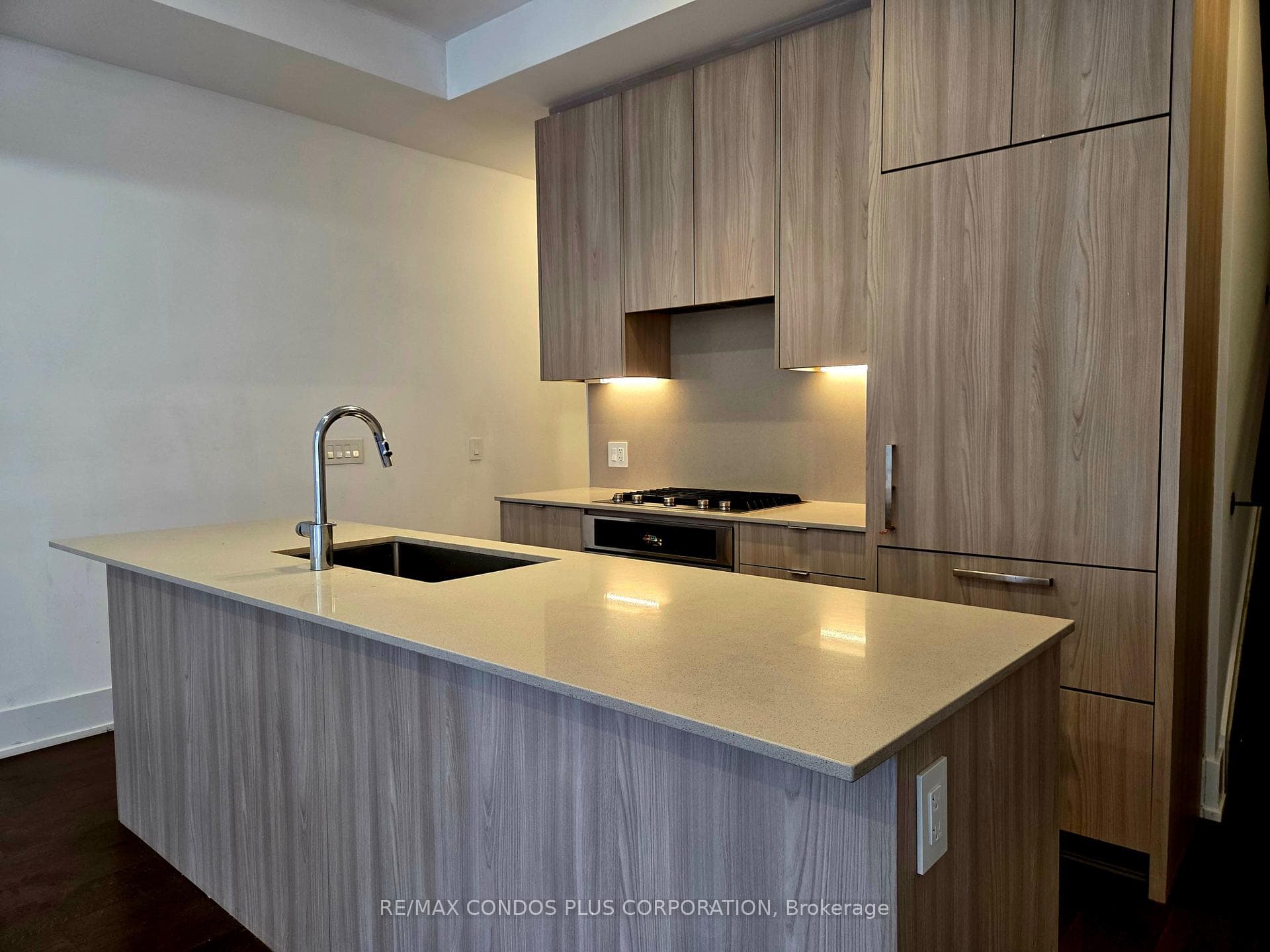 270 Davenport Road Unit 9 photo 5