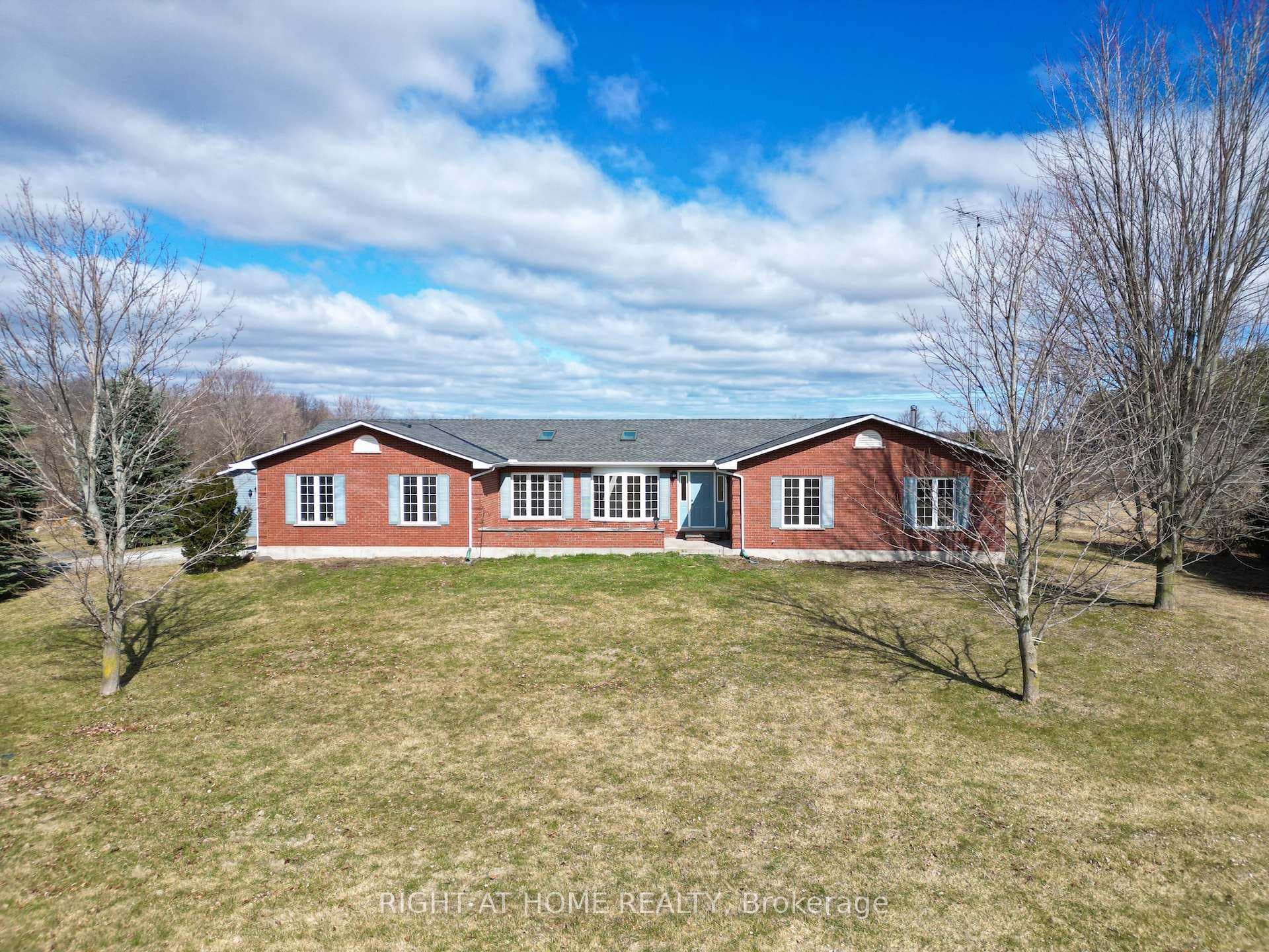 560 Davis Drive photo 1
