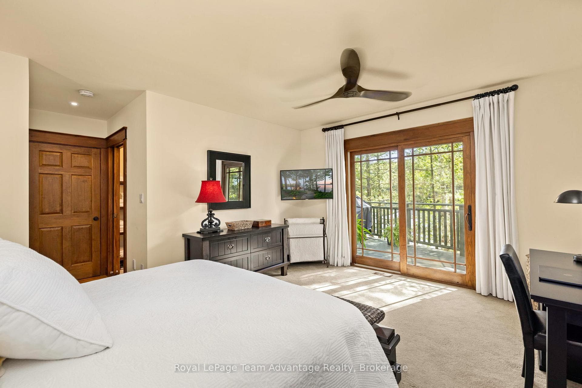 Spacious primary bedroom w/walkout