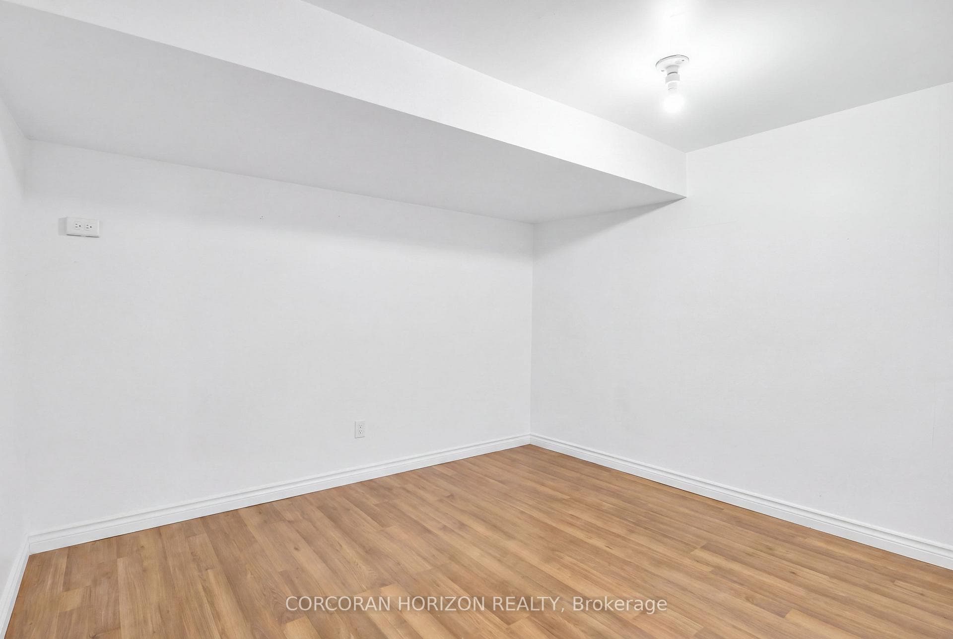 7226 Wellington Road photo 39