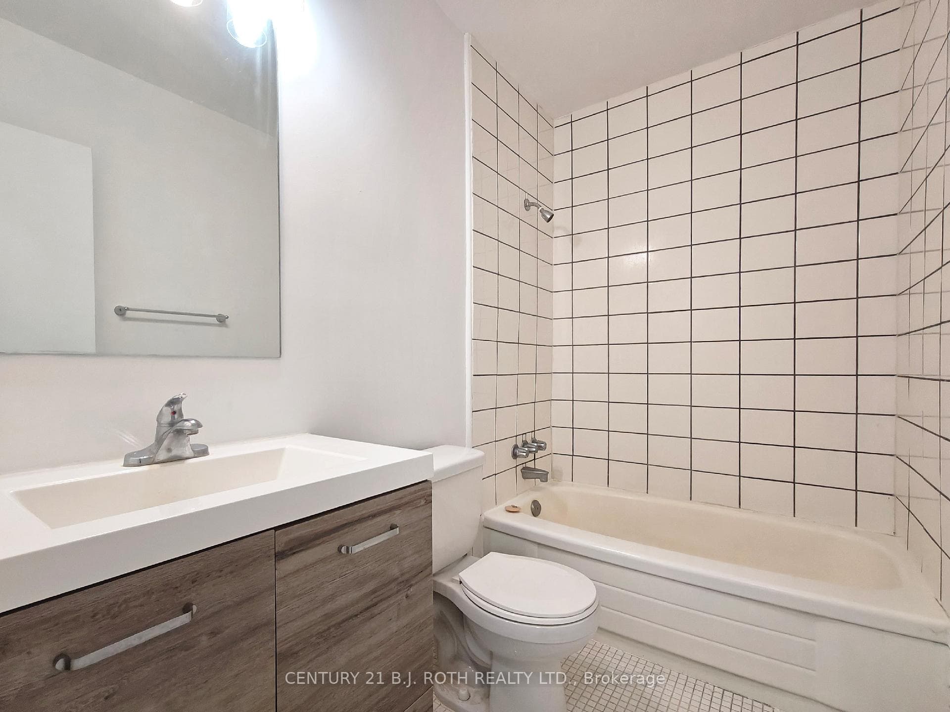 90 Holgate Street Unit 406 photo 7