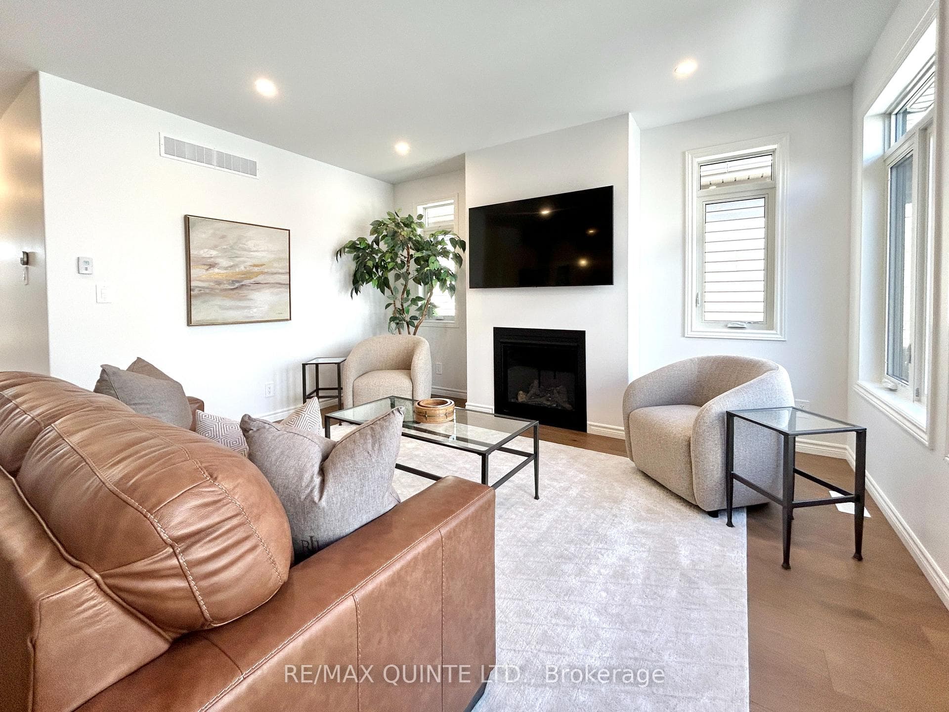 77 Athabaska Drive Unit A photo 7