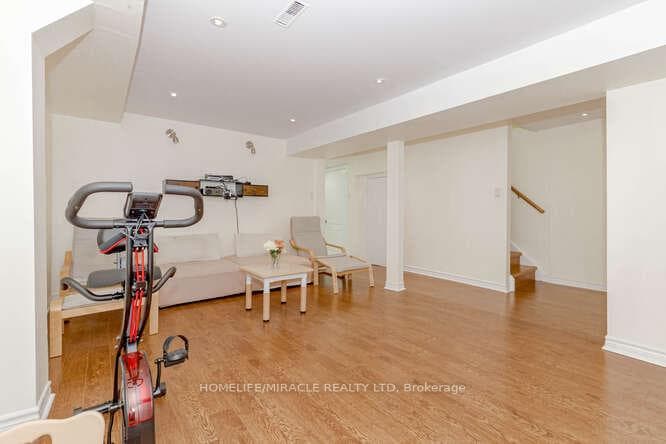 2779 Gananoque Drive Unit 109 photo 26
