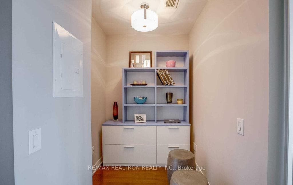 88 Park Lawn Road Unit 2803 photo 10