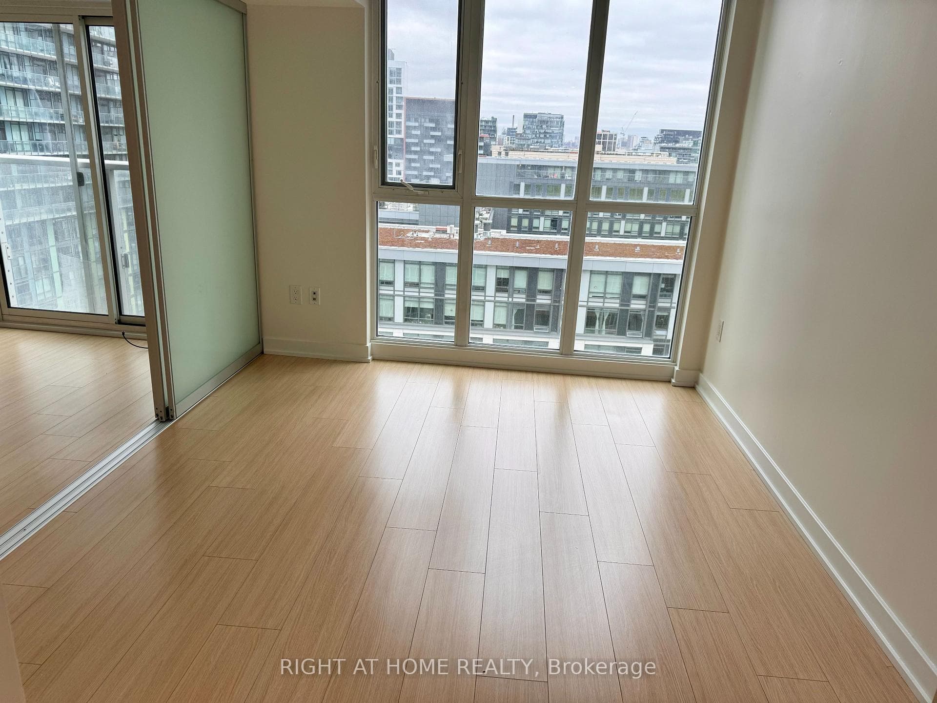 85 Queens Wharf Road Unit 1209 photo 7