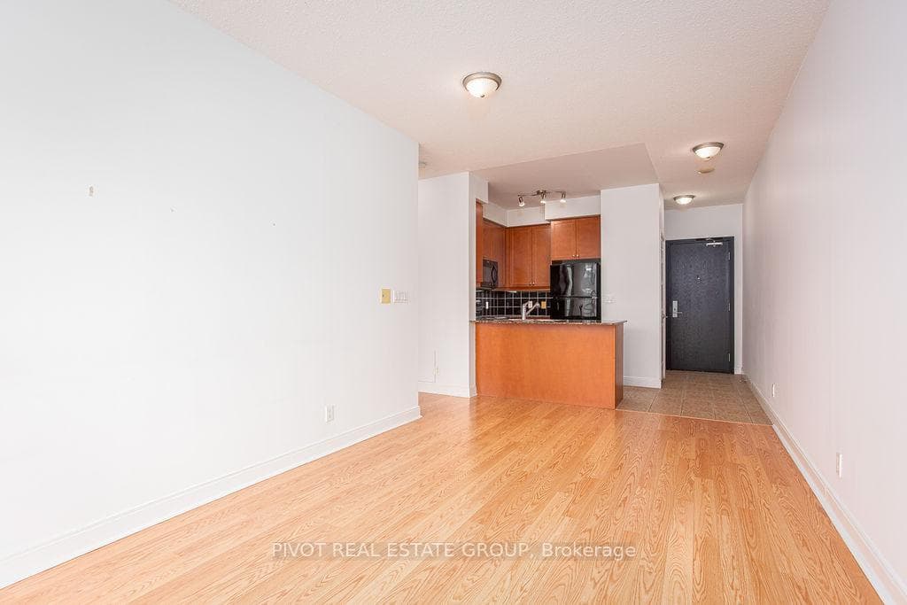 90 Absolute Avenue Unit 311 photo 5