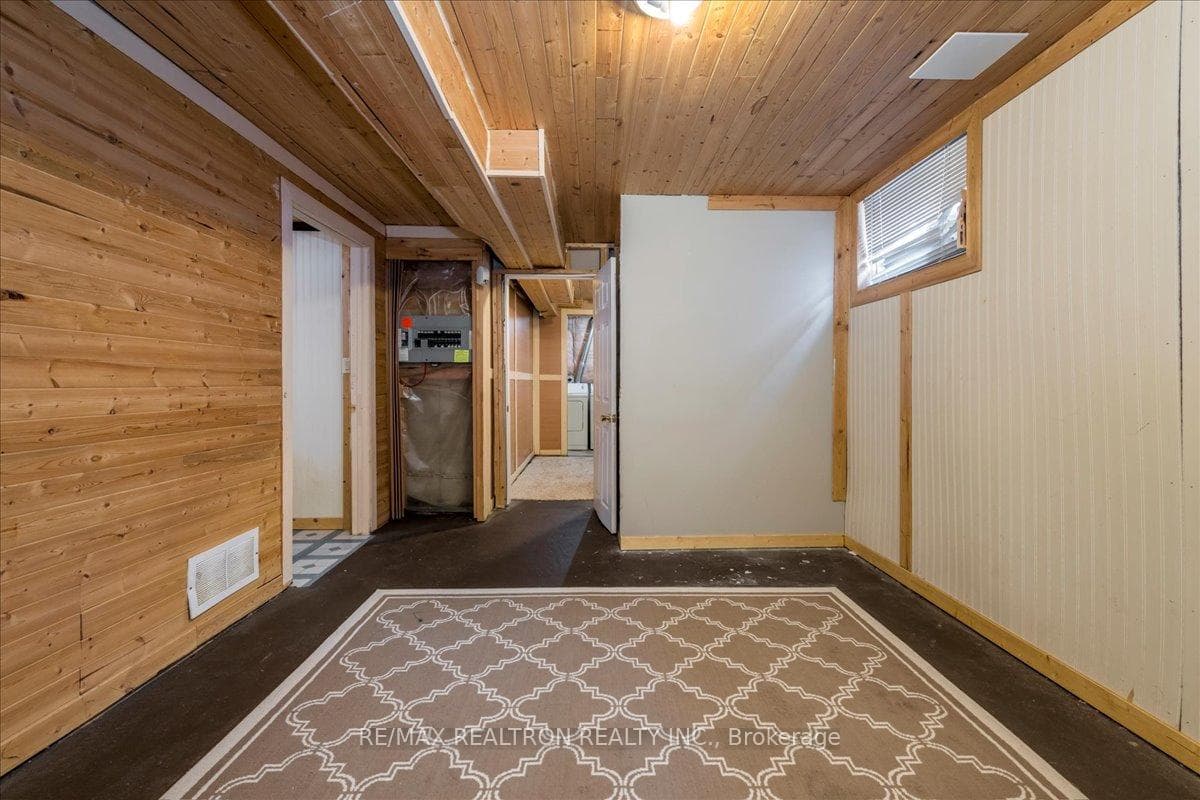 17 Timothy Lane photo 18