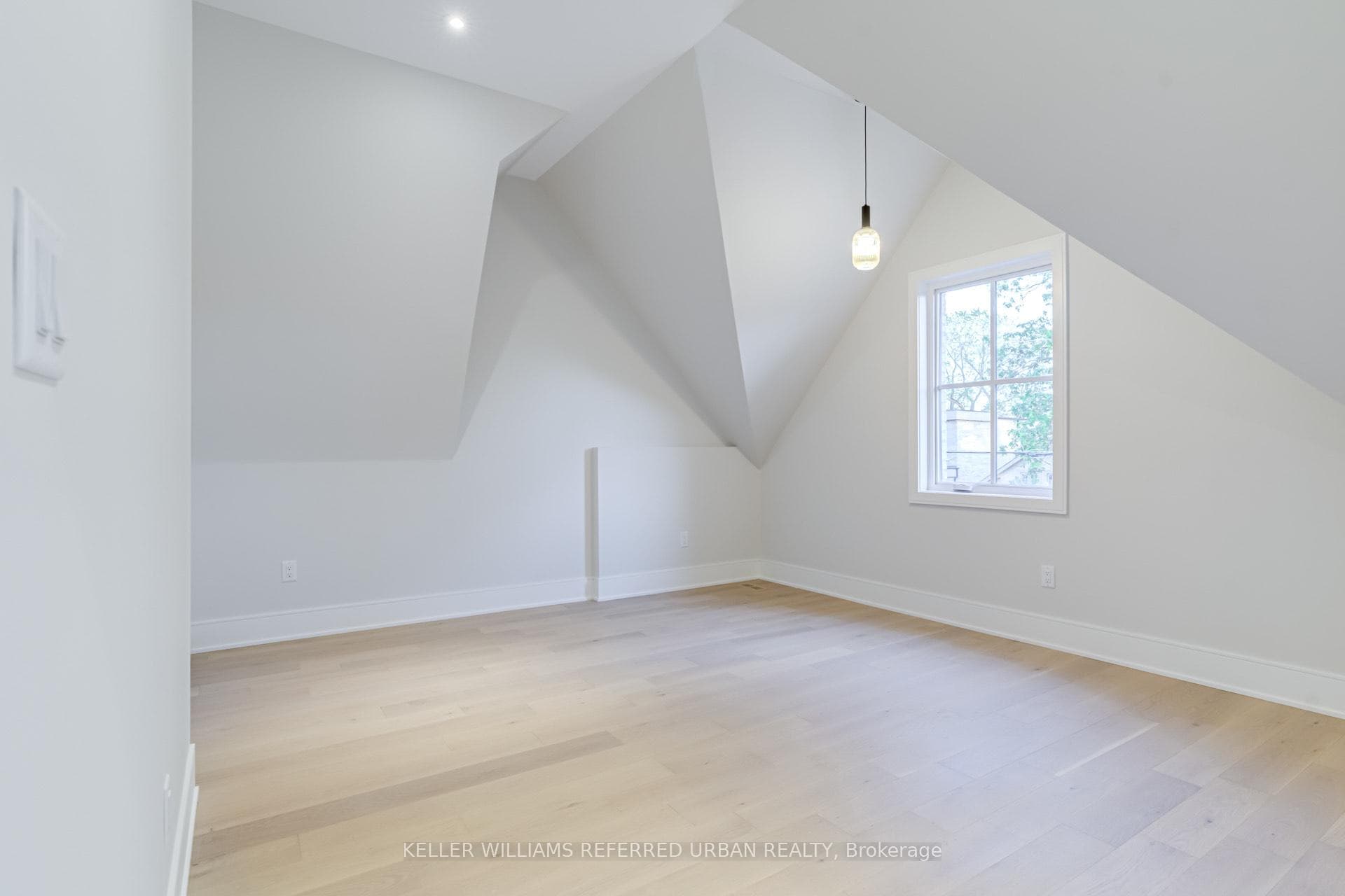 43 Benson Avenue photo 35