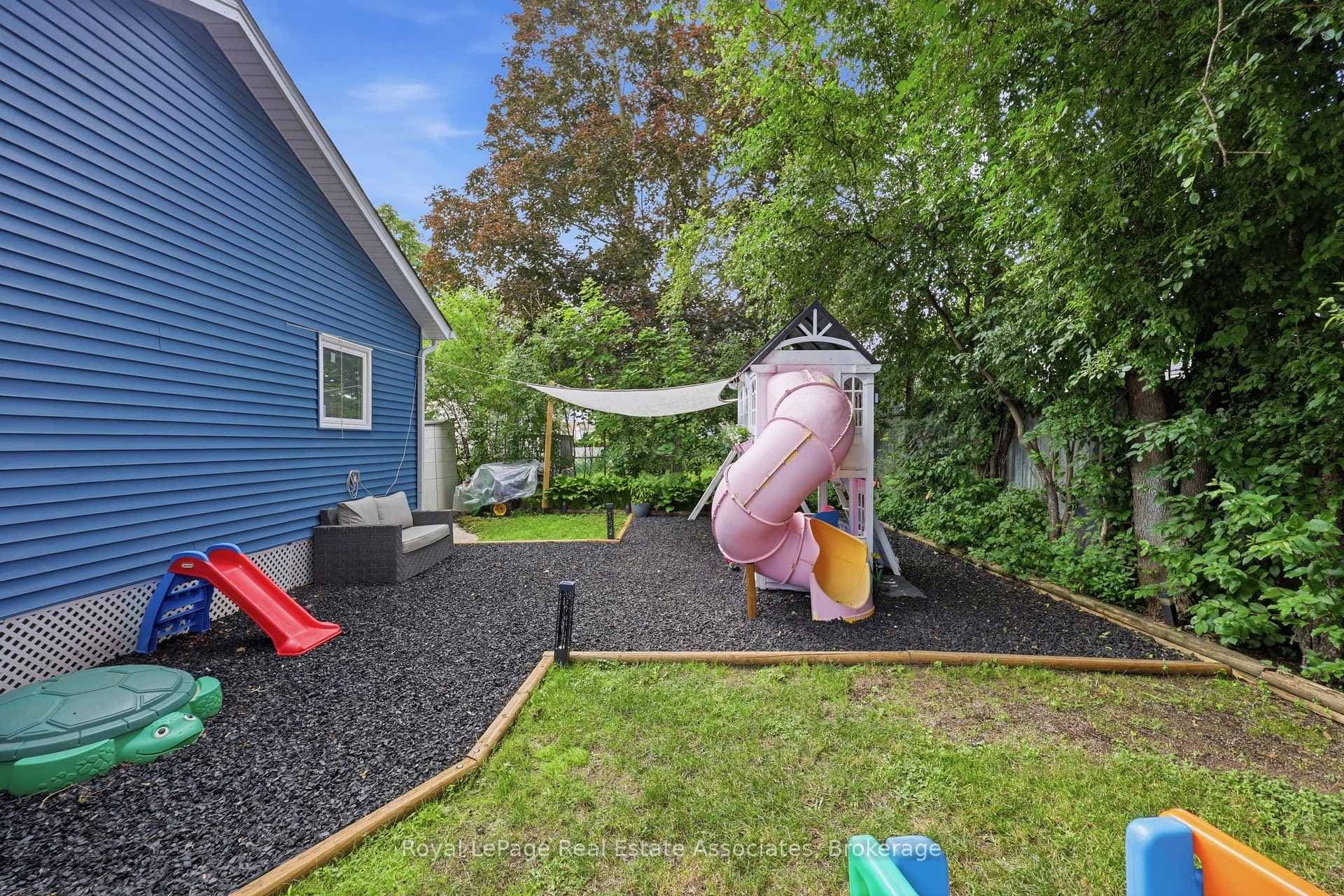 21 Ridgewood Avenue photo 31