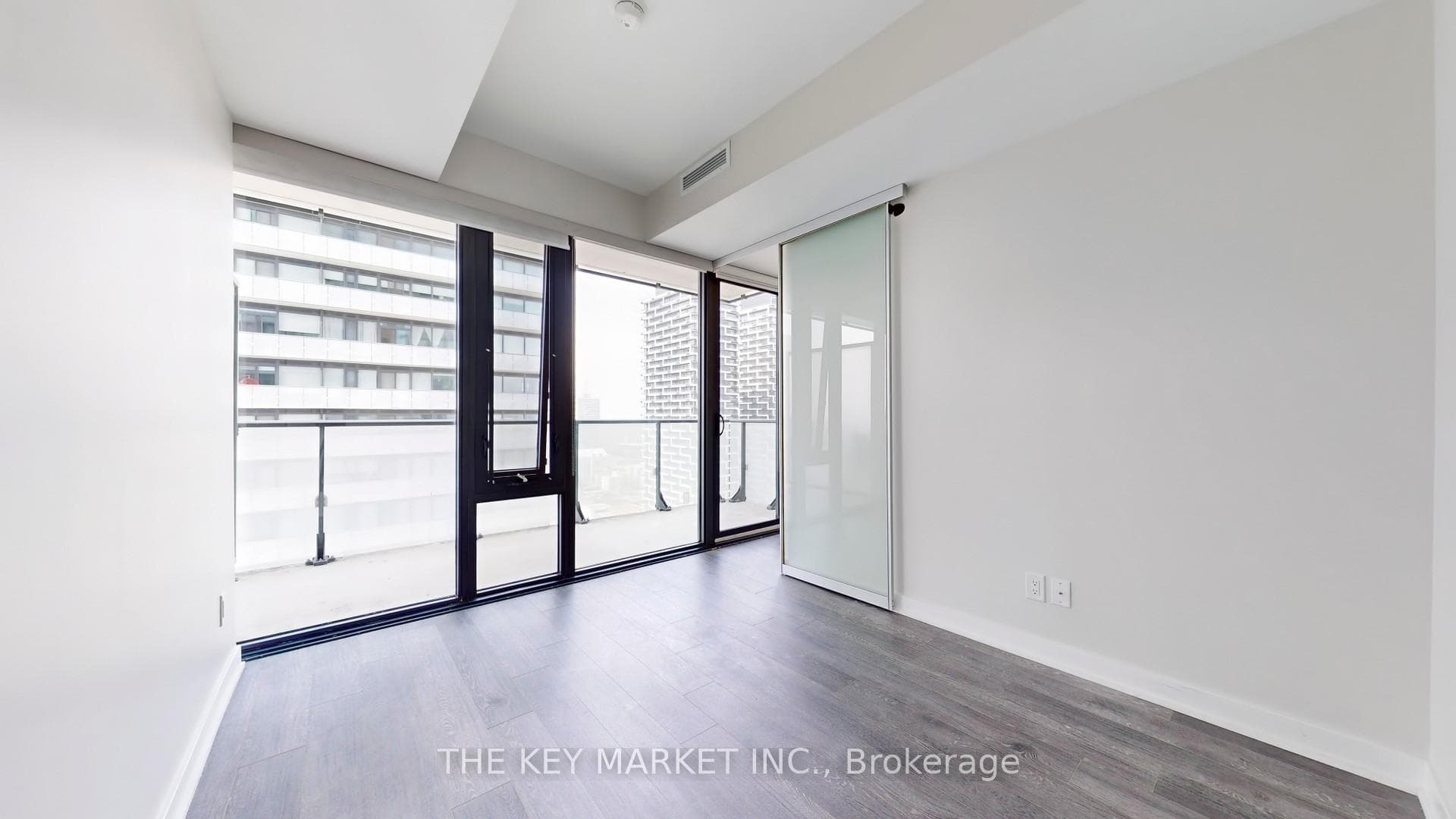 185 Roehampton Avenue Unit 2402 photo 24