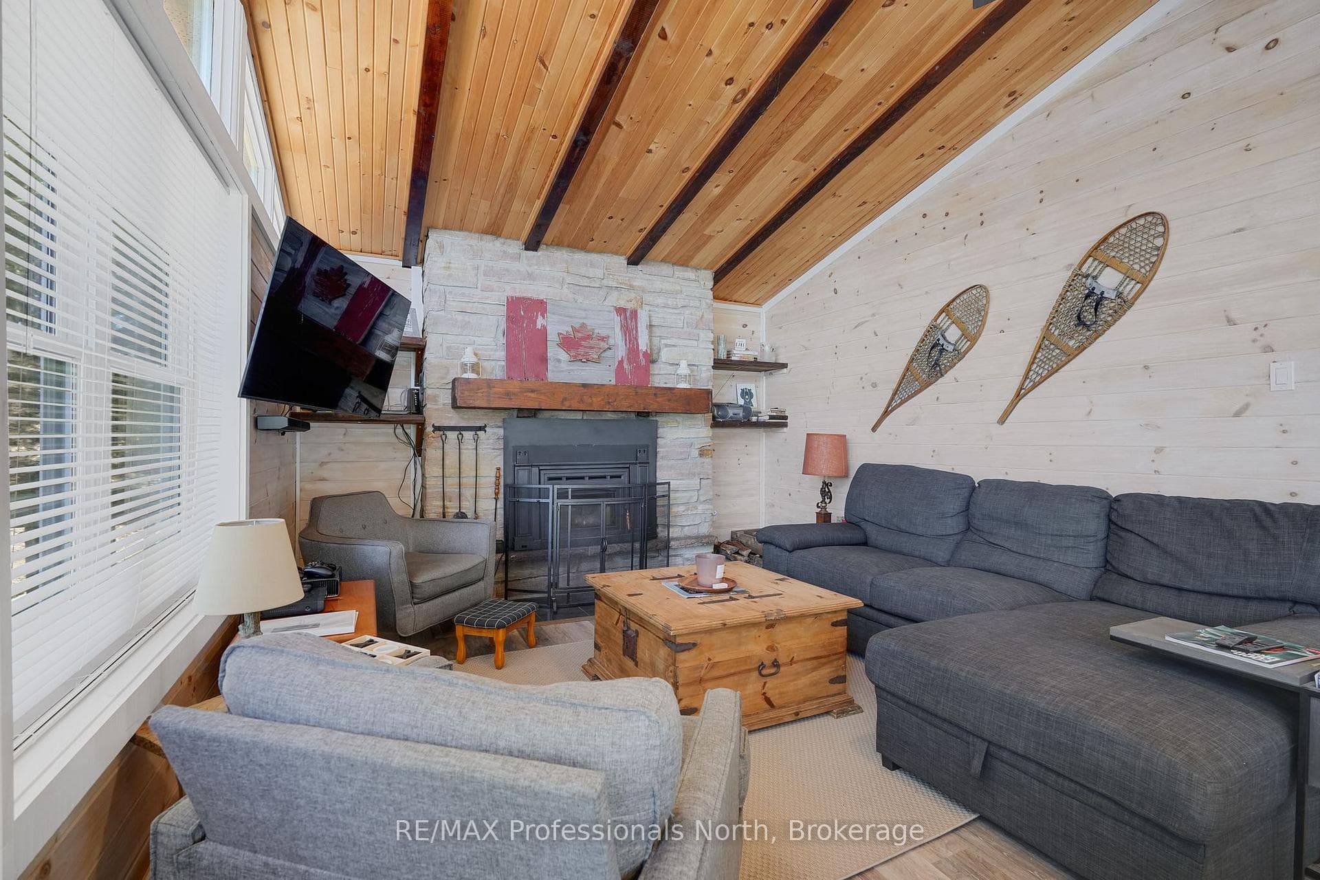 636 Skyline Drive photo 22