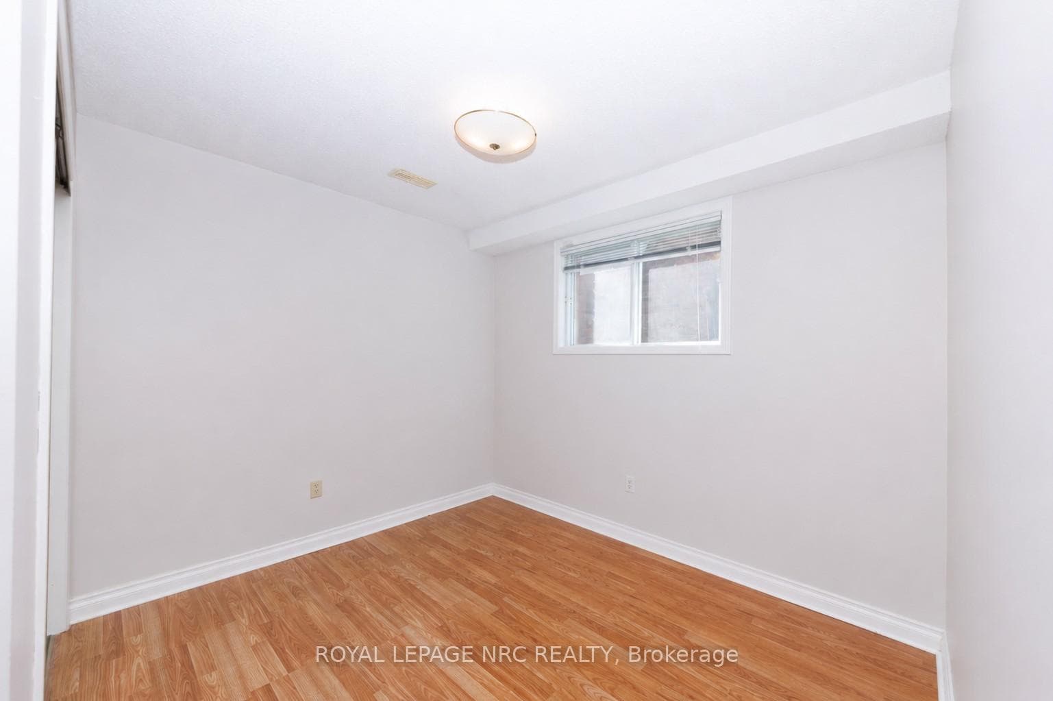 Bonus Room for craft/office off lower bedroom