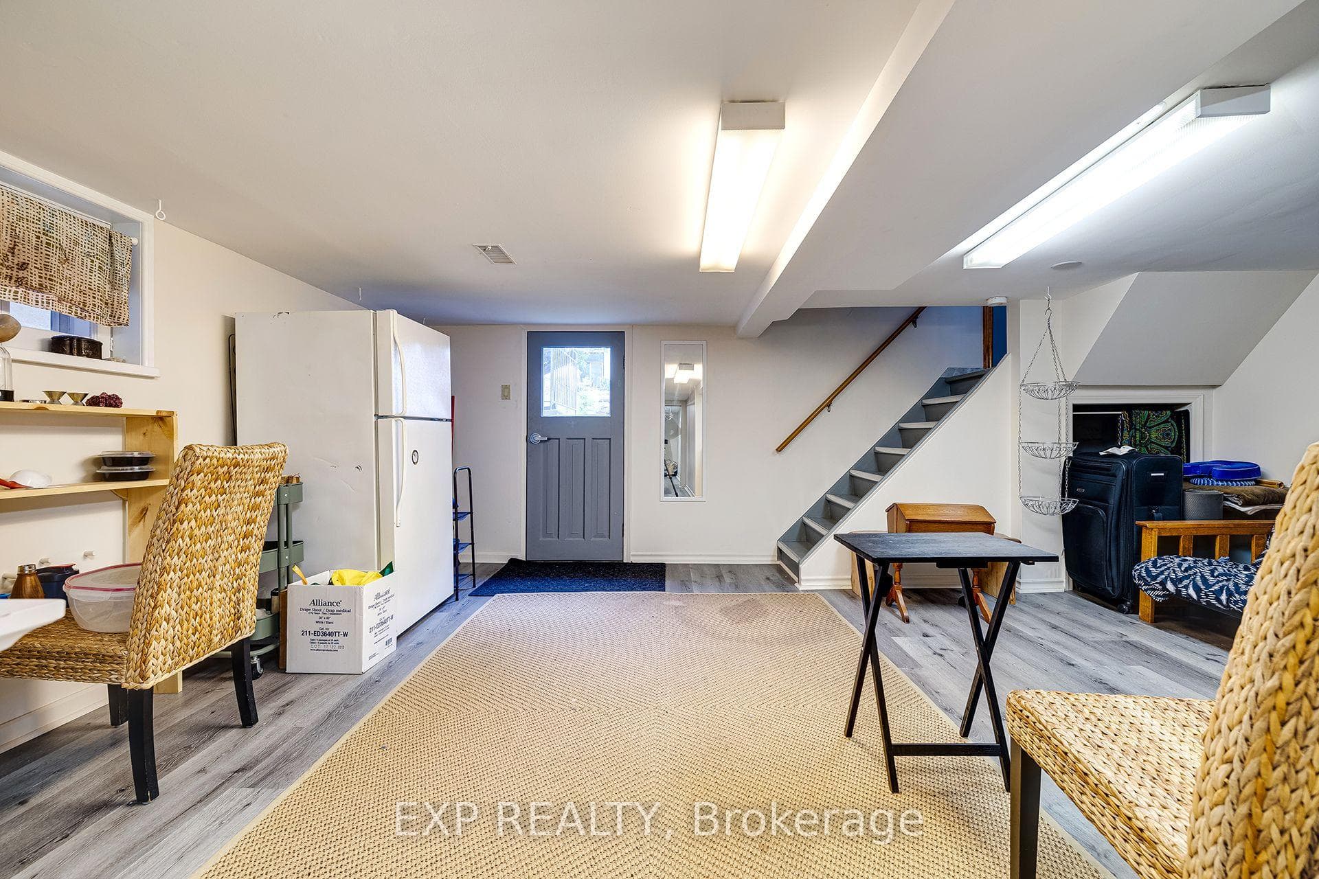 284 Melrose Street photo 20
