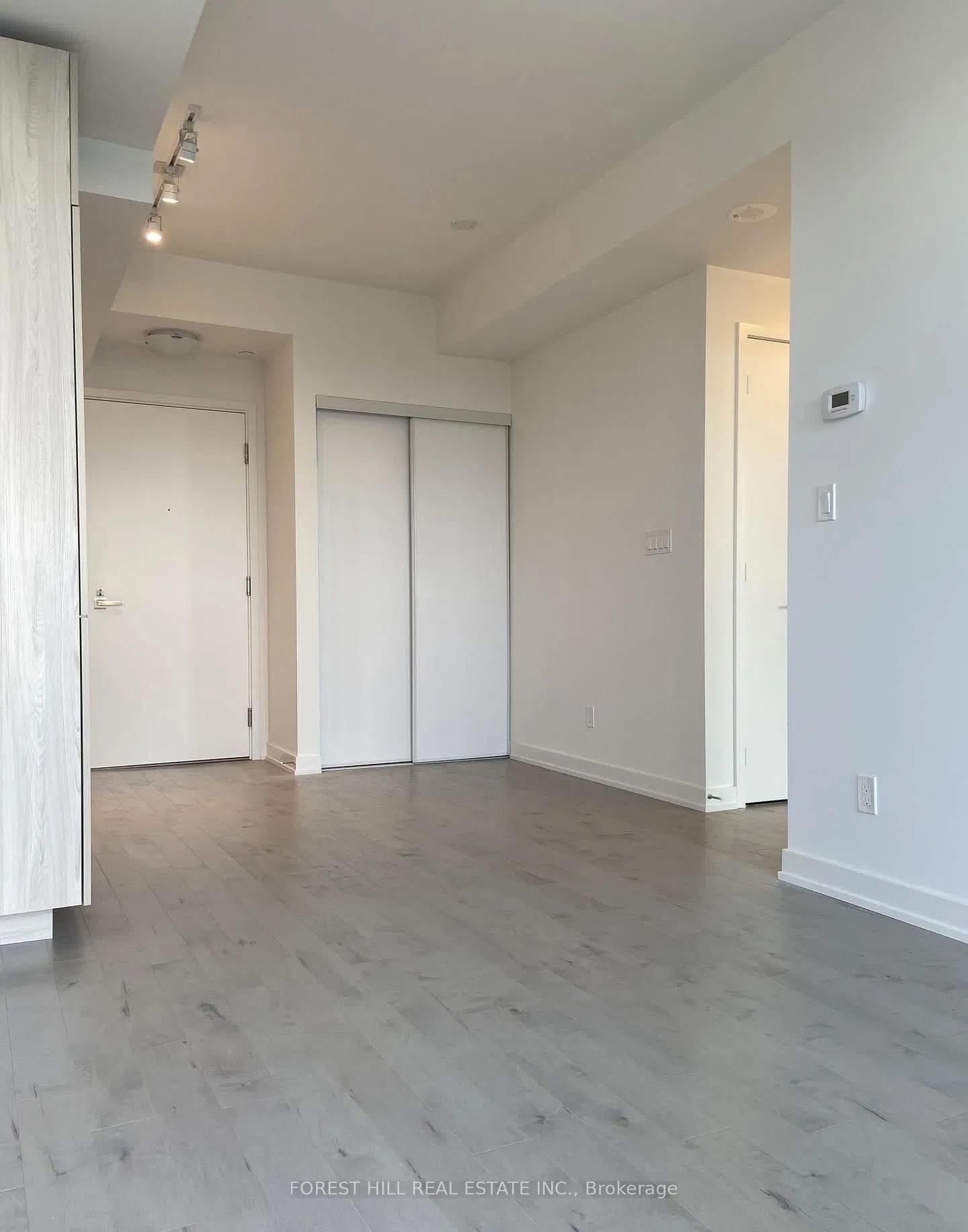 50 Ordnance Street Unit 1706 photo 4
