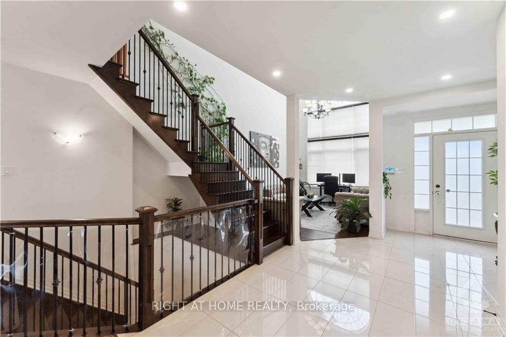 546 PEERLESS Street photo 3