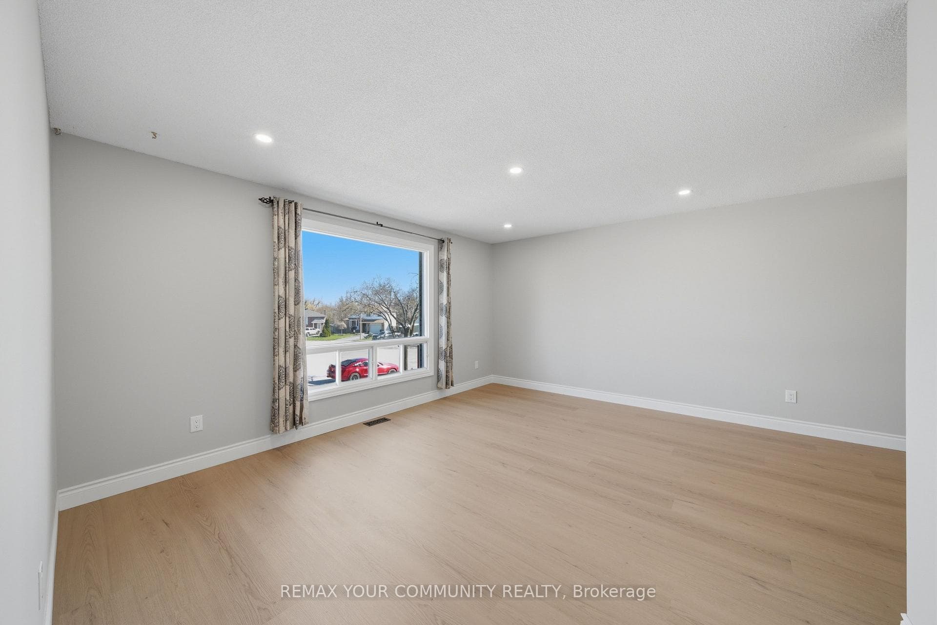 56 McConkey Place Unit Main photo 4