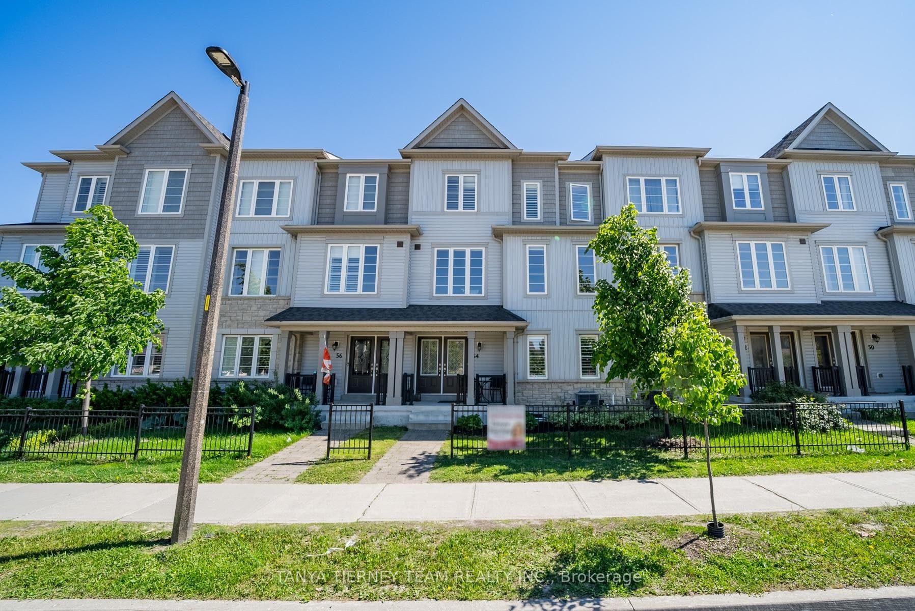 54 Westbury Way photo 2