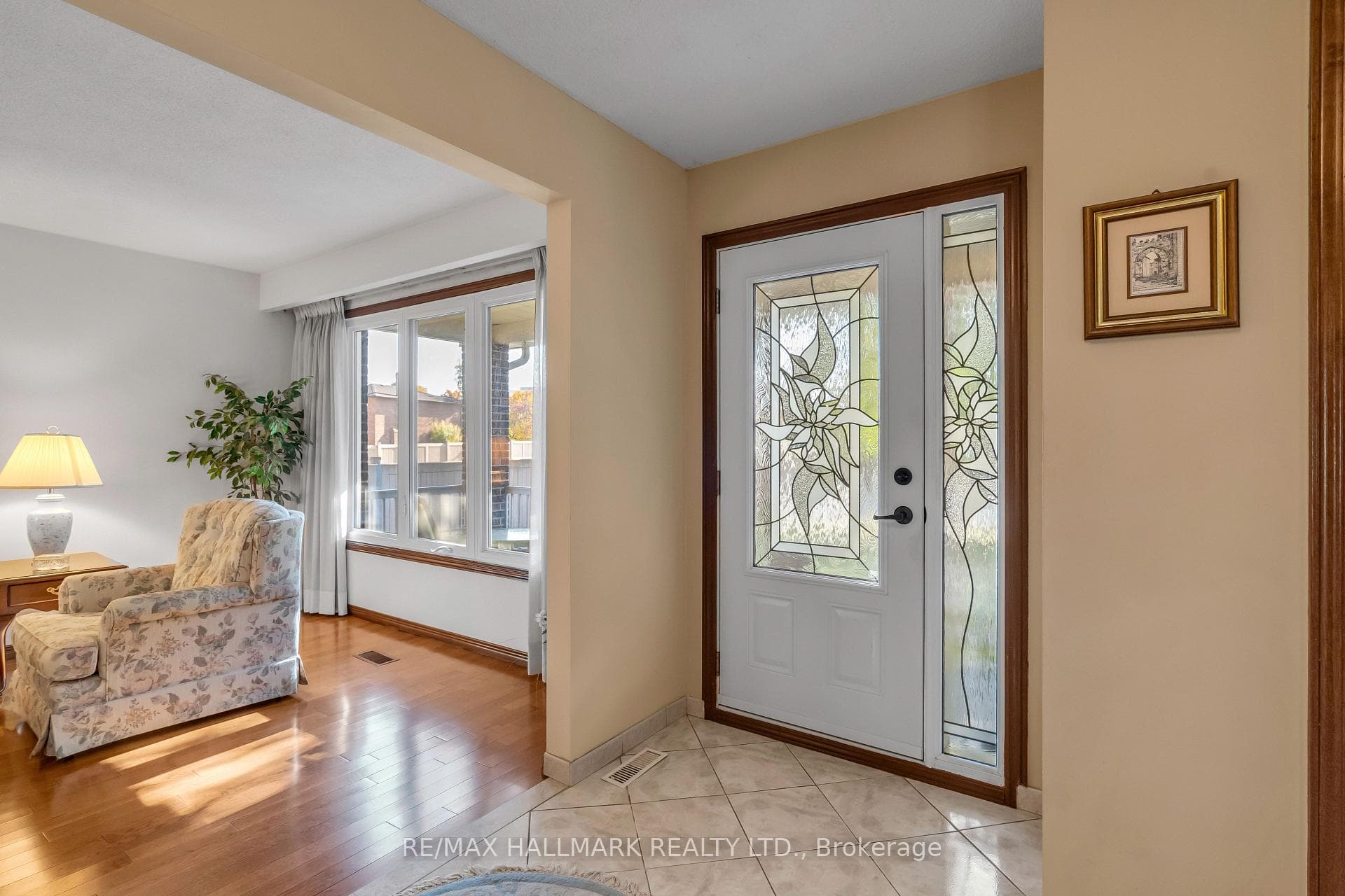 281 Chalfield Lane photo 8