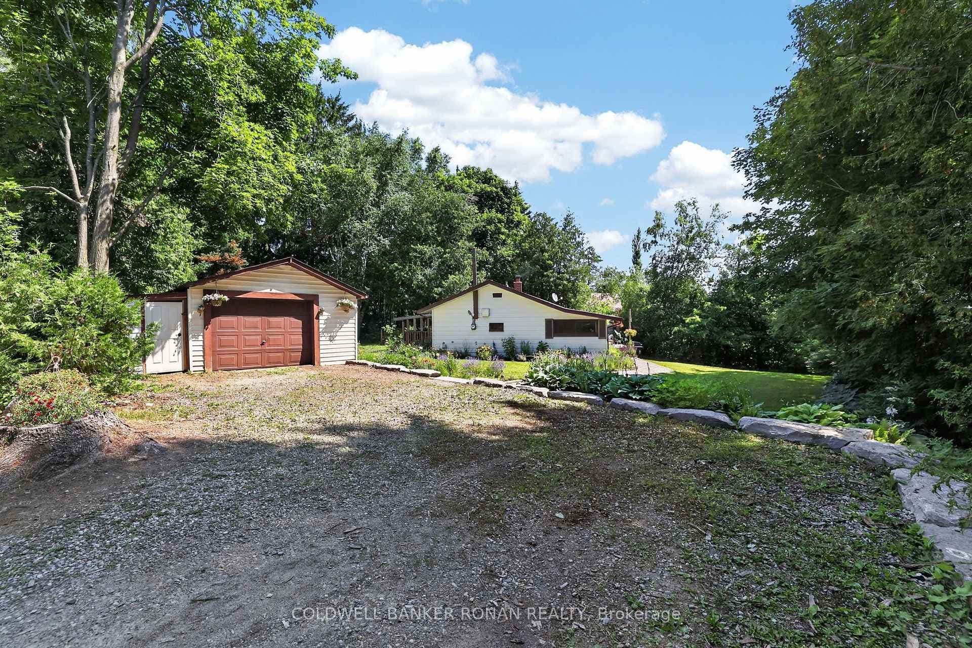 16 Dean Road photo 3