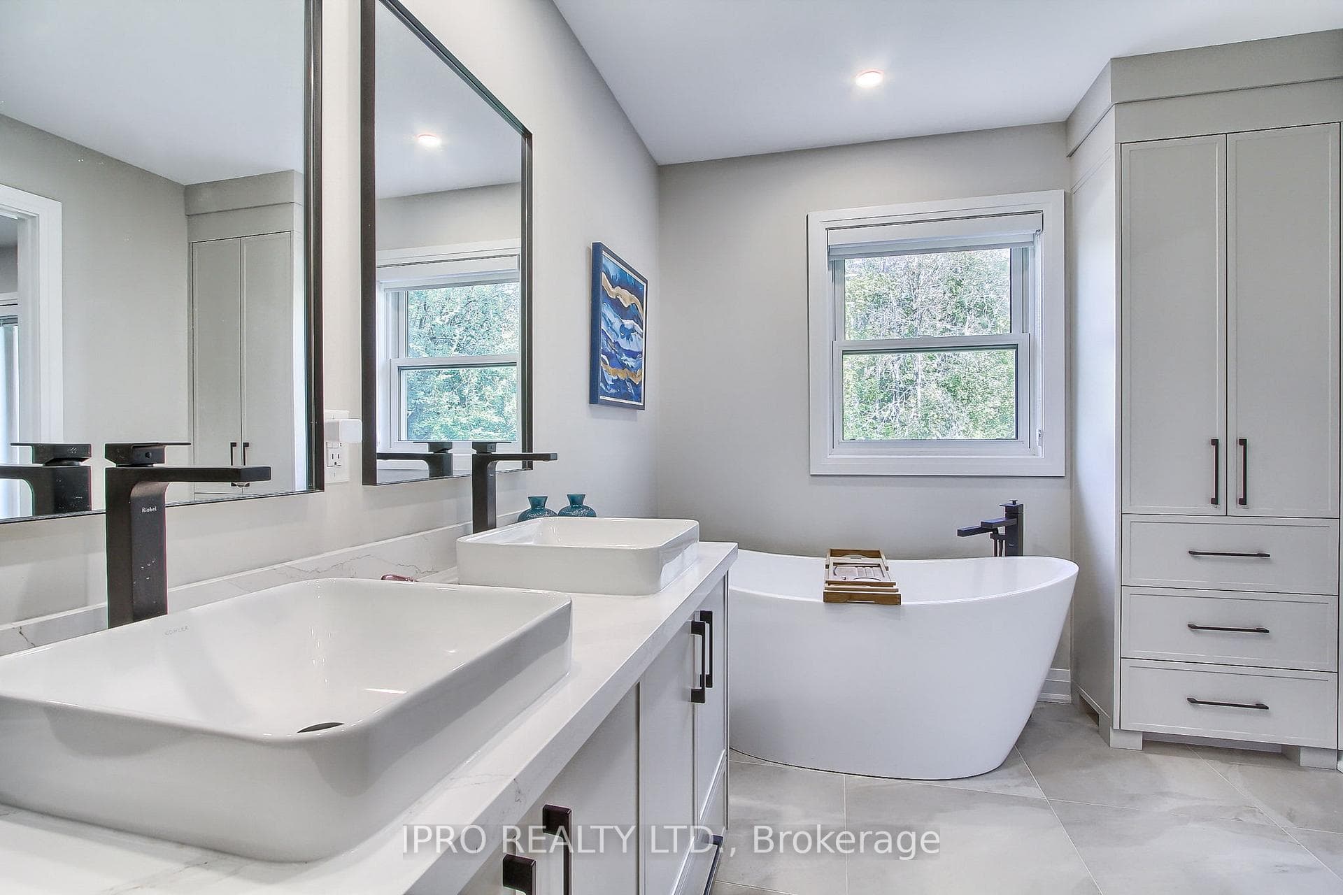 Primary Ensuite Separate Soaker Tub