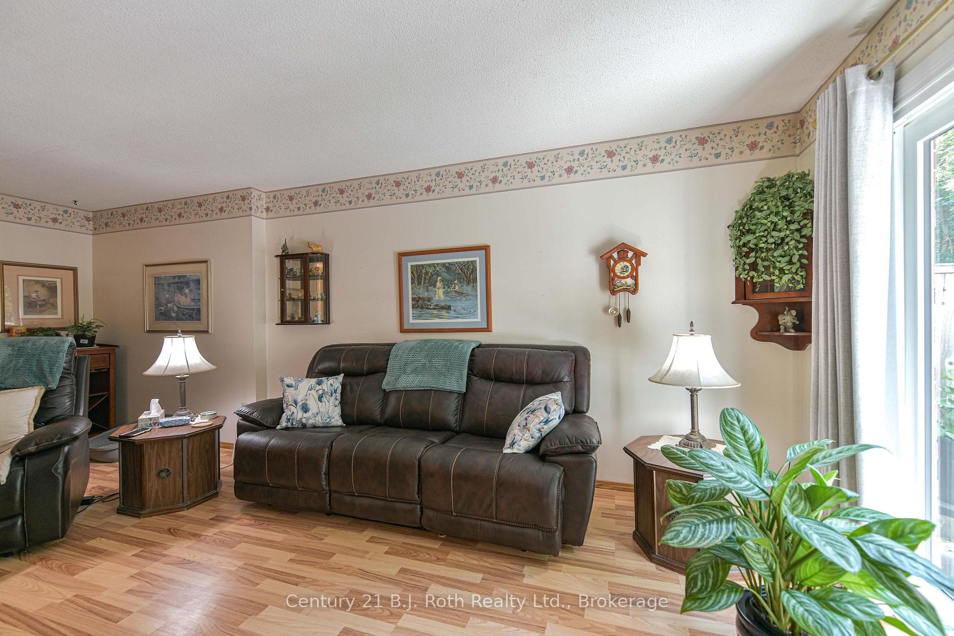 441 Barrie Road Unit 35 photo 14