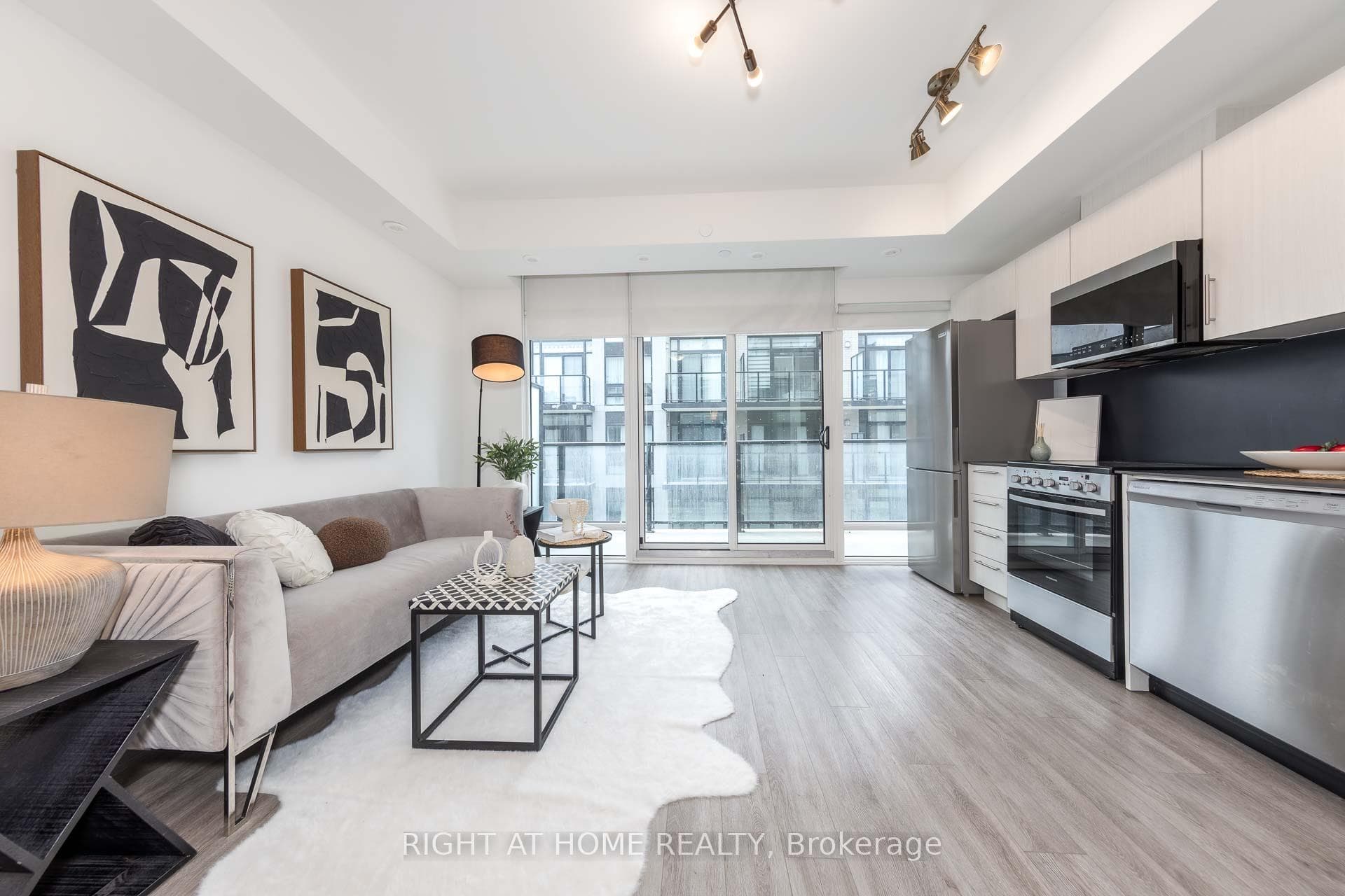 871 Sheppard Avenue Unit 33 photo 4