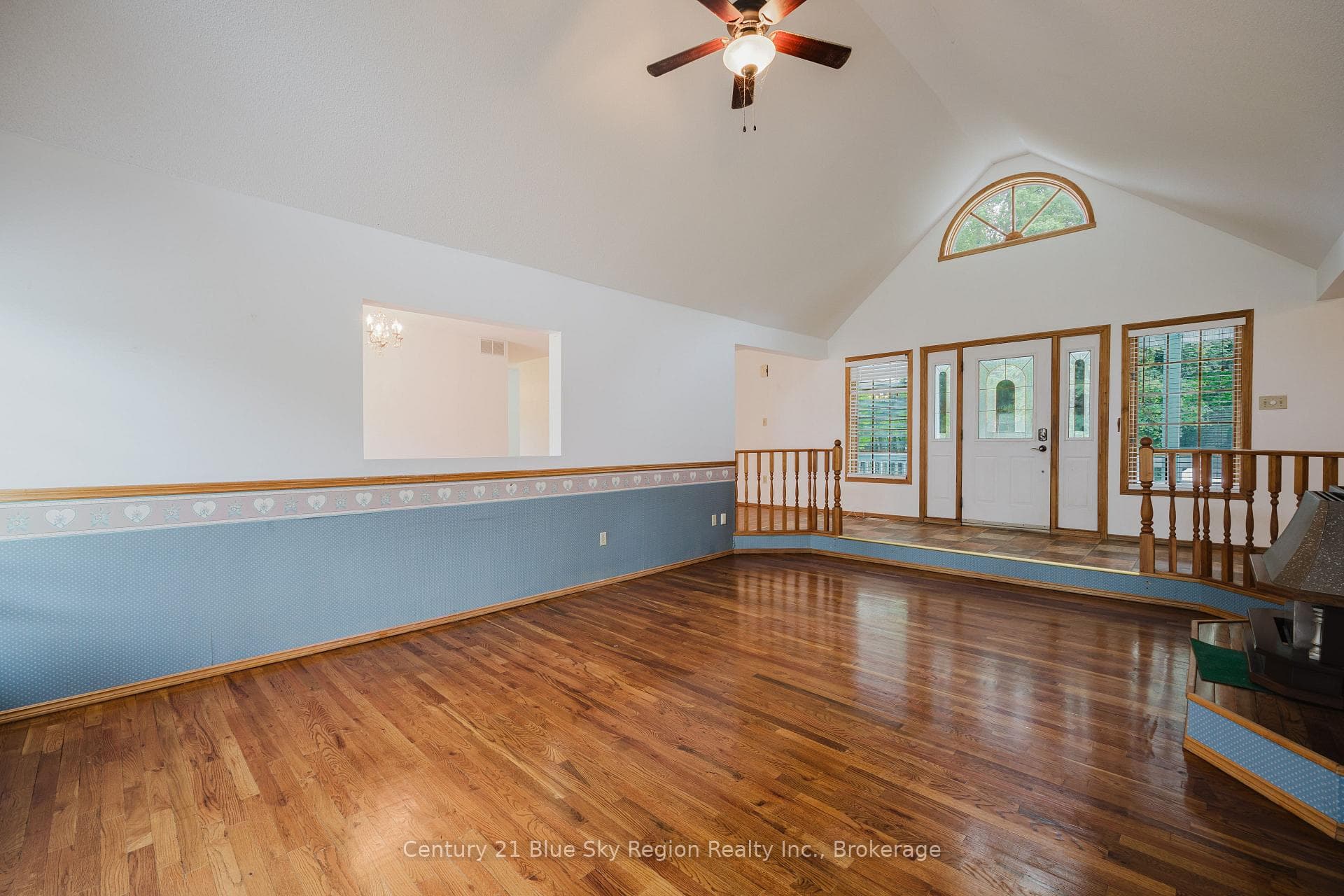 69 Waukegan Road photo 5