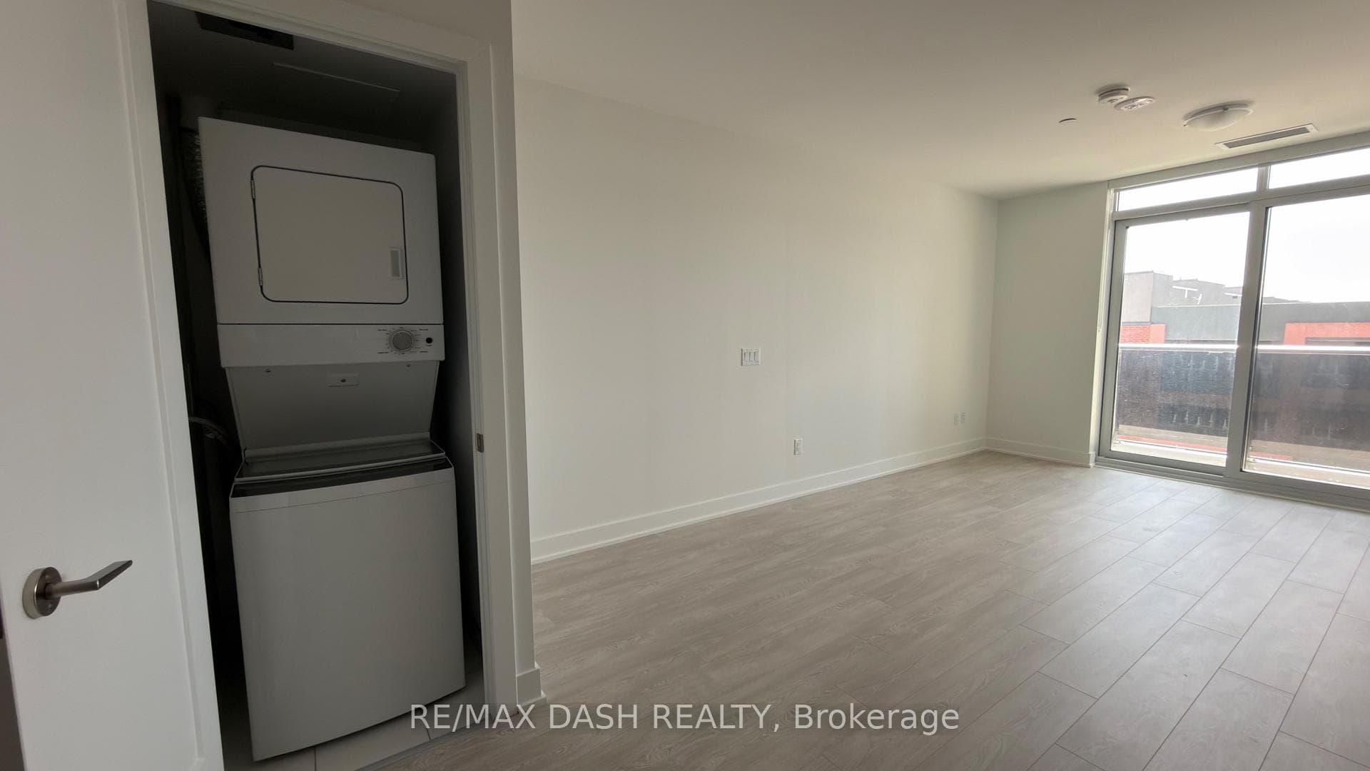 2545 Simcoe Street Unit 356 photo 7