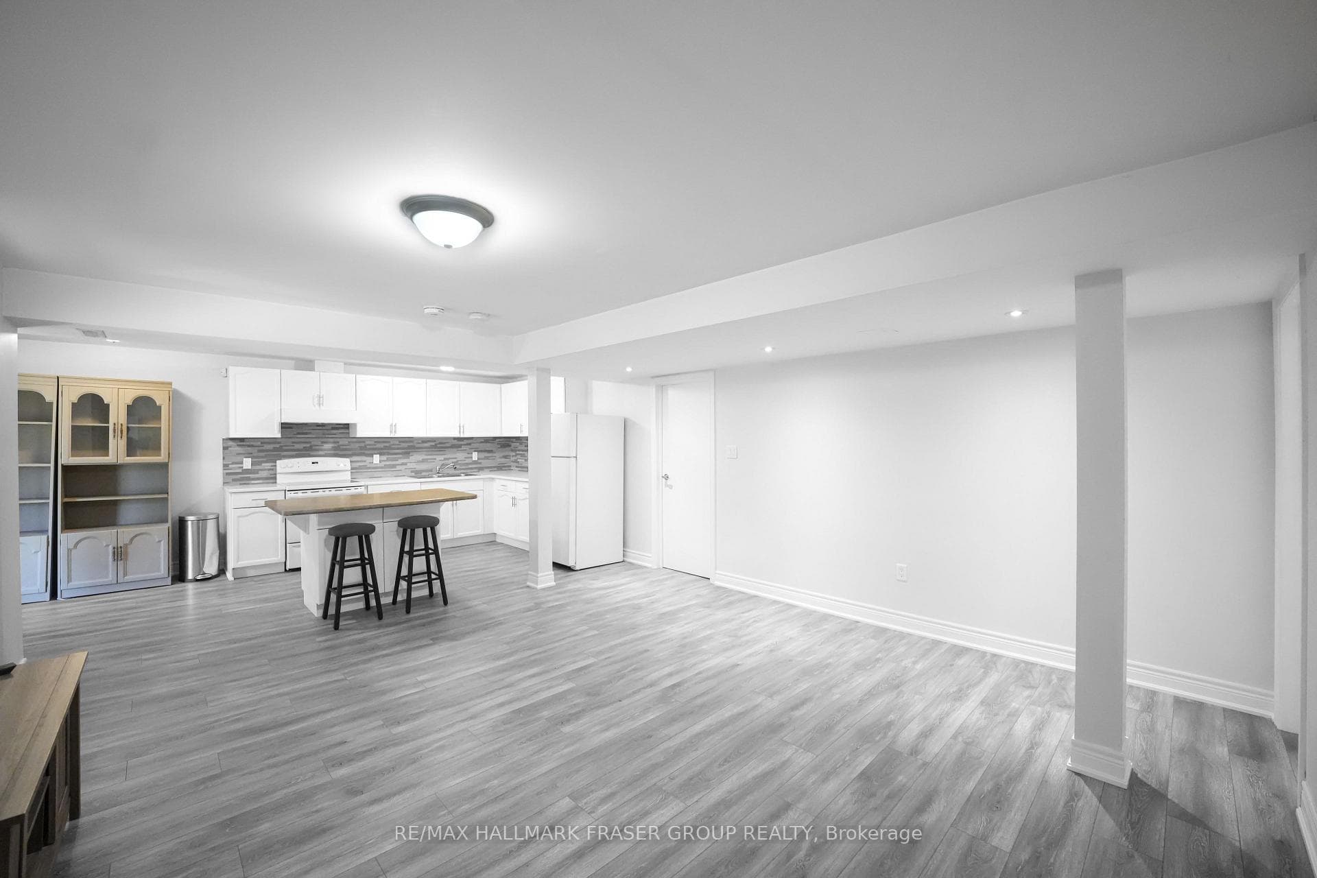 1725 Conacher Crescent Unit Lower photo 7