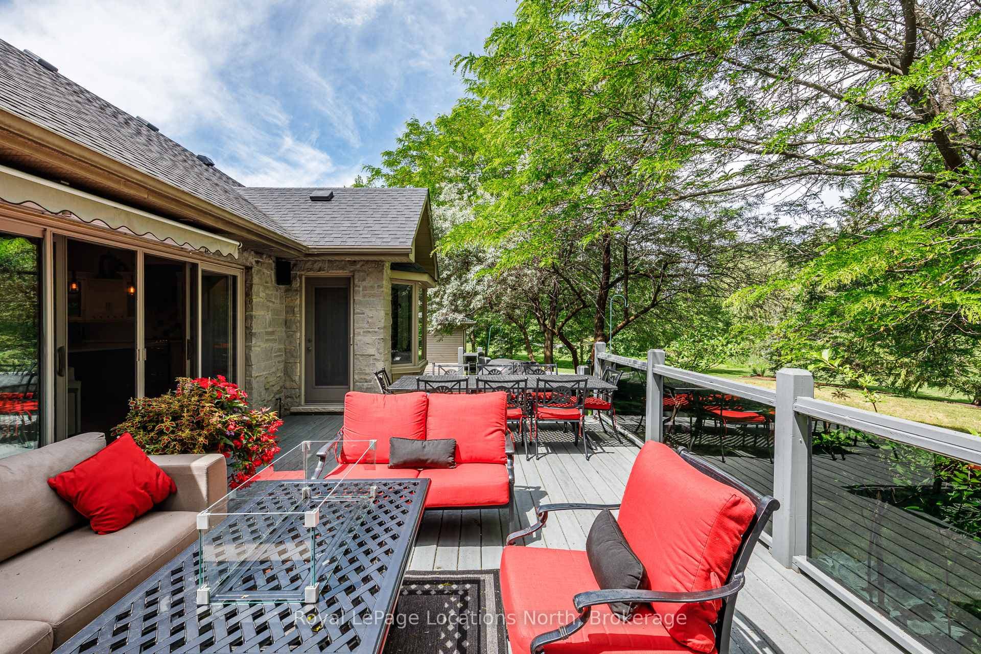 44 Blackburn Avenue photo 36
