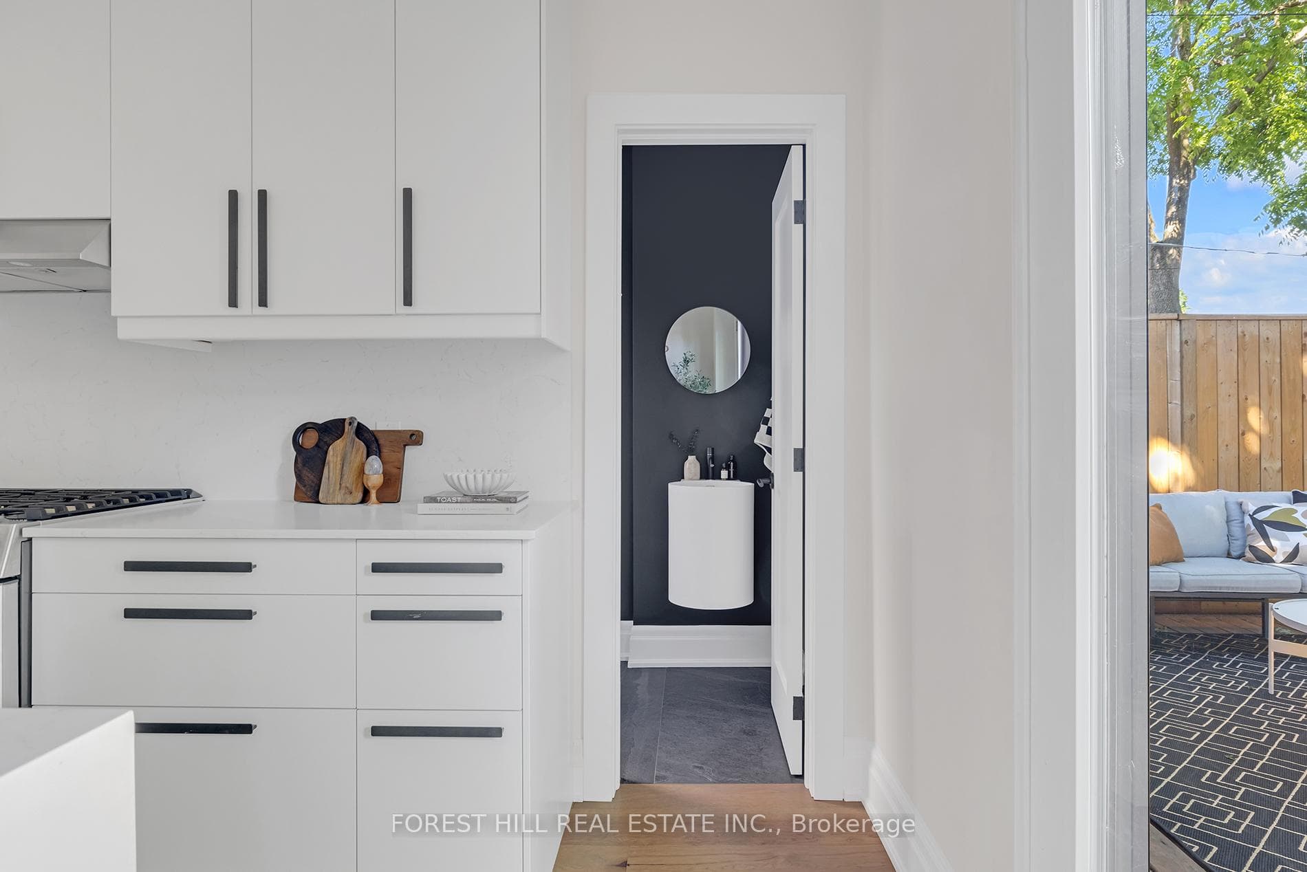 10 Conway Avenue photo 17