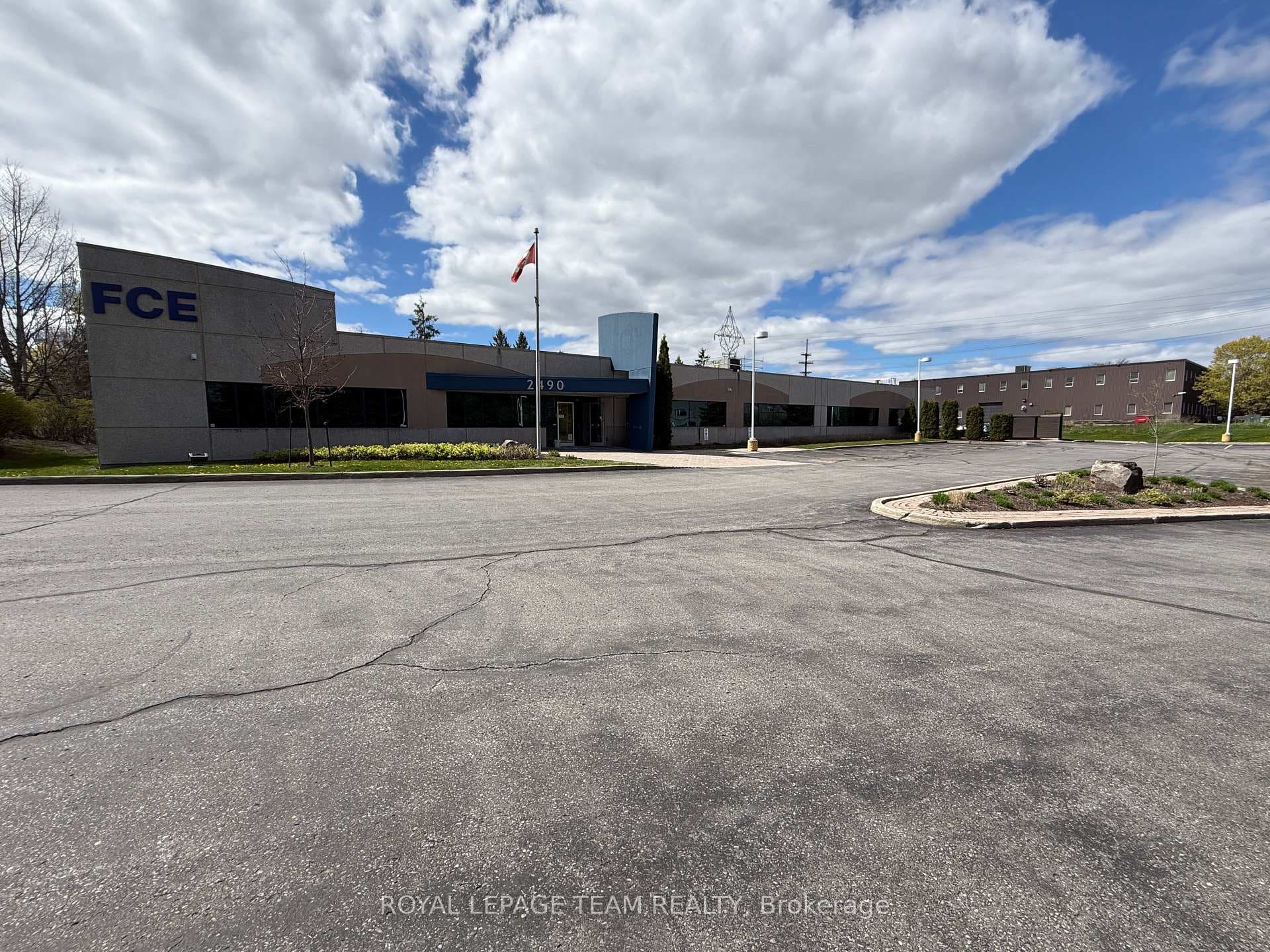 2490 Don Reid Drive photo 2