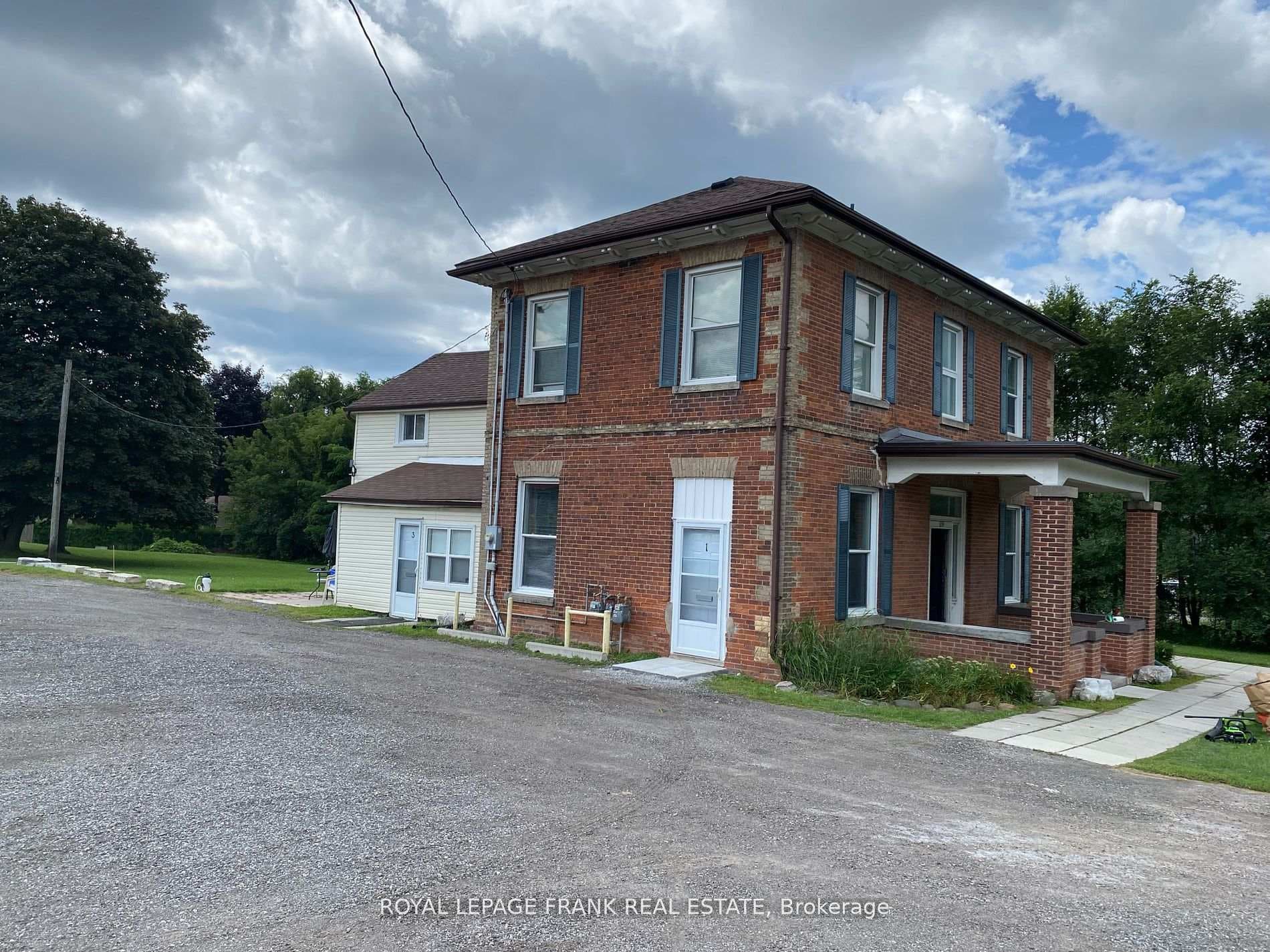 859 Dundas Street Unit 2 photo 2