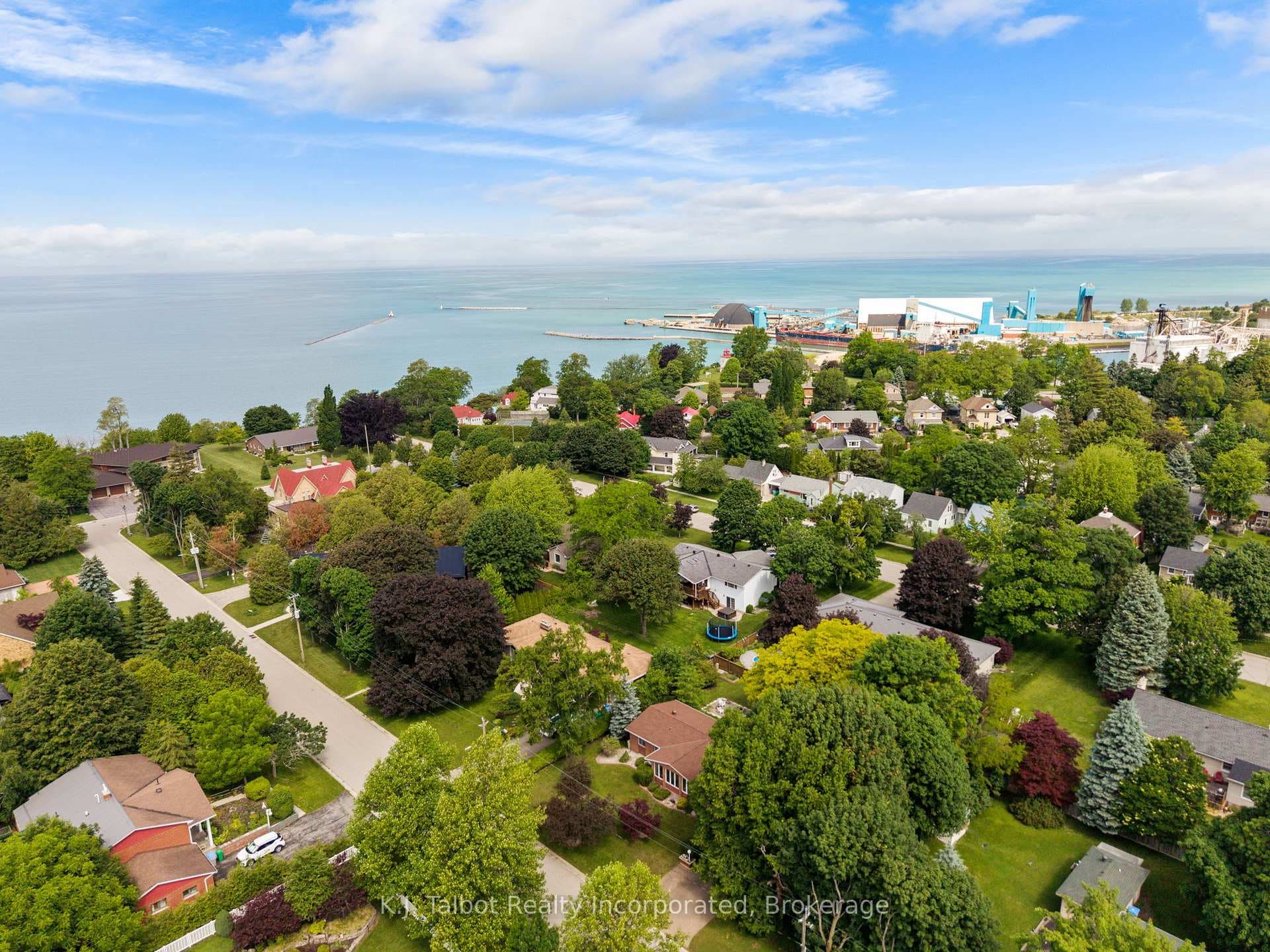 232 Picton Street photo 43