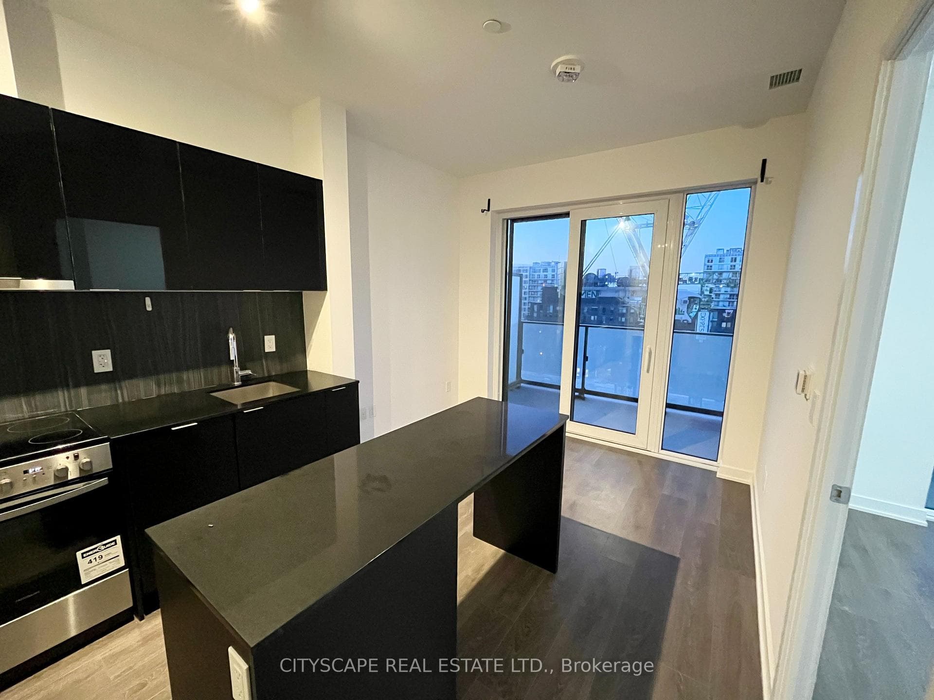 8 Tippett Road Unit 1002 photo 2