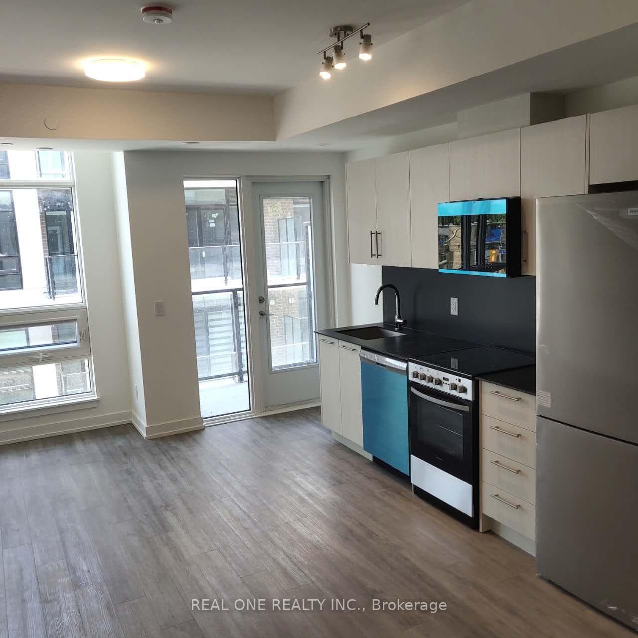851 Sheppard Avenue Unit 13 photo 3