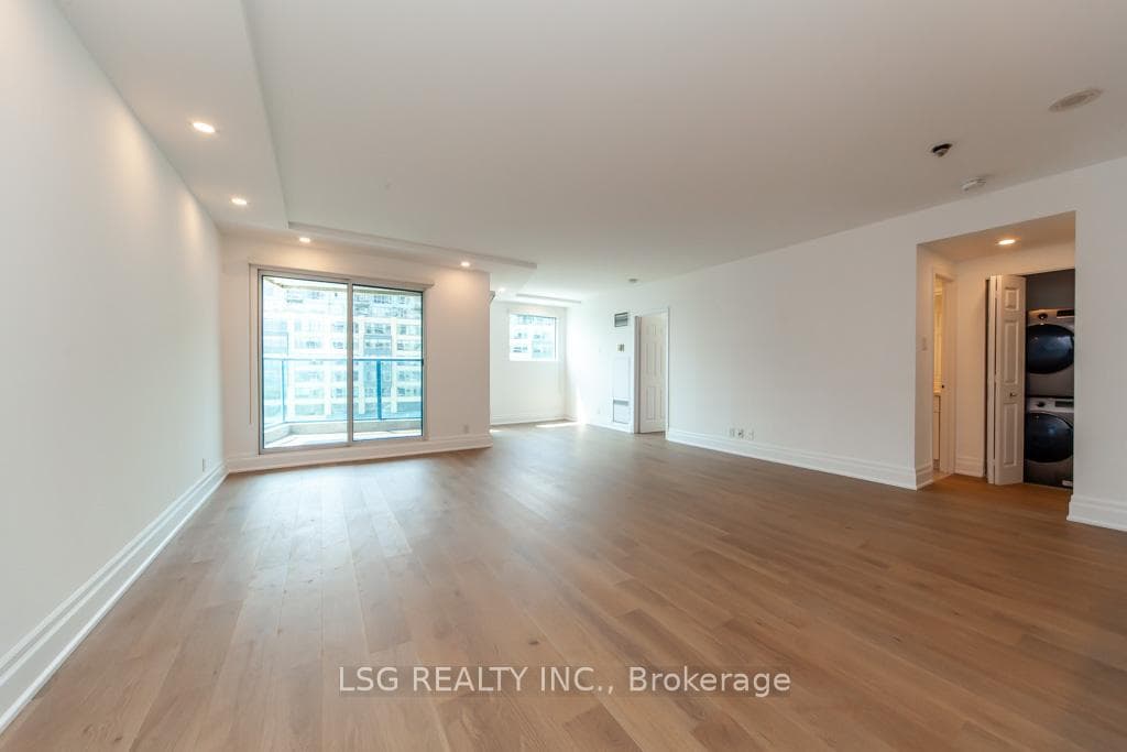 99 Harbour Square Unit 812 photo 9