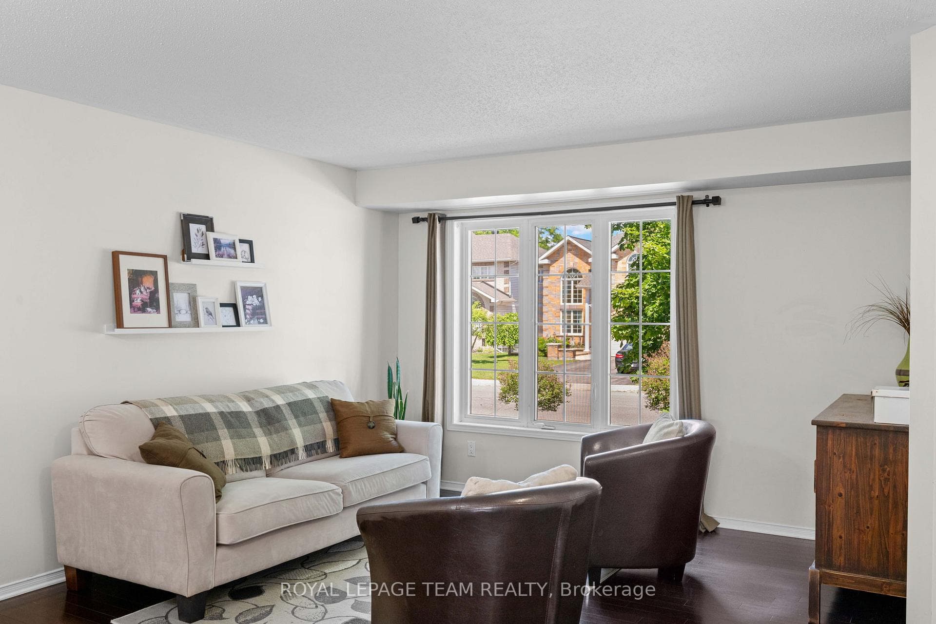 73 Deerfox Drive photo 7
