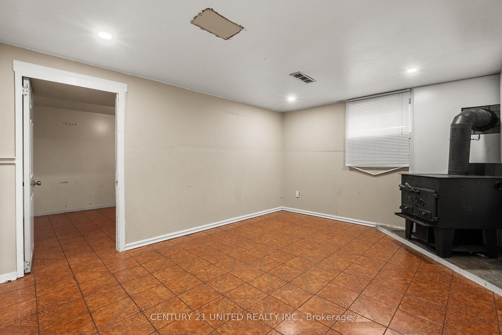 84 Goldsboro Road photo 32
