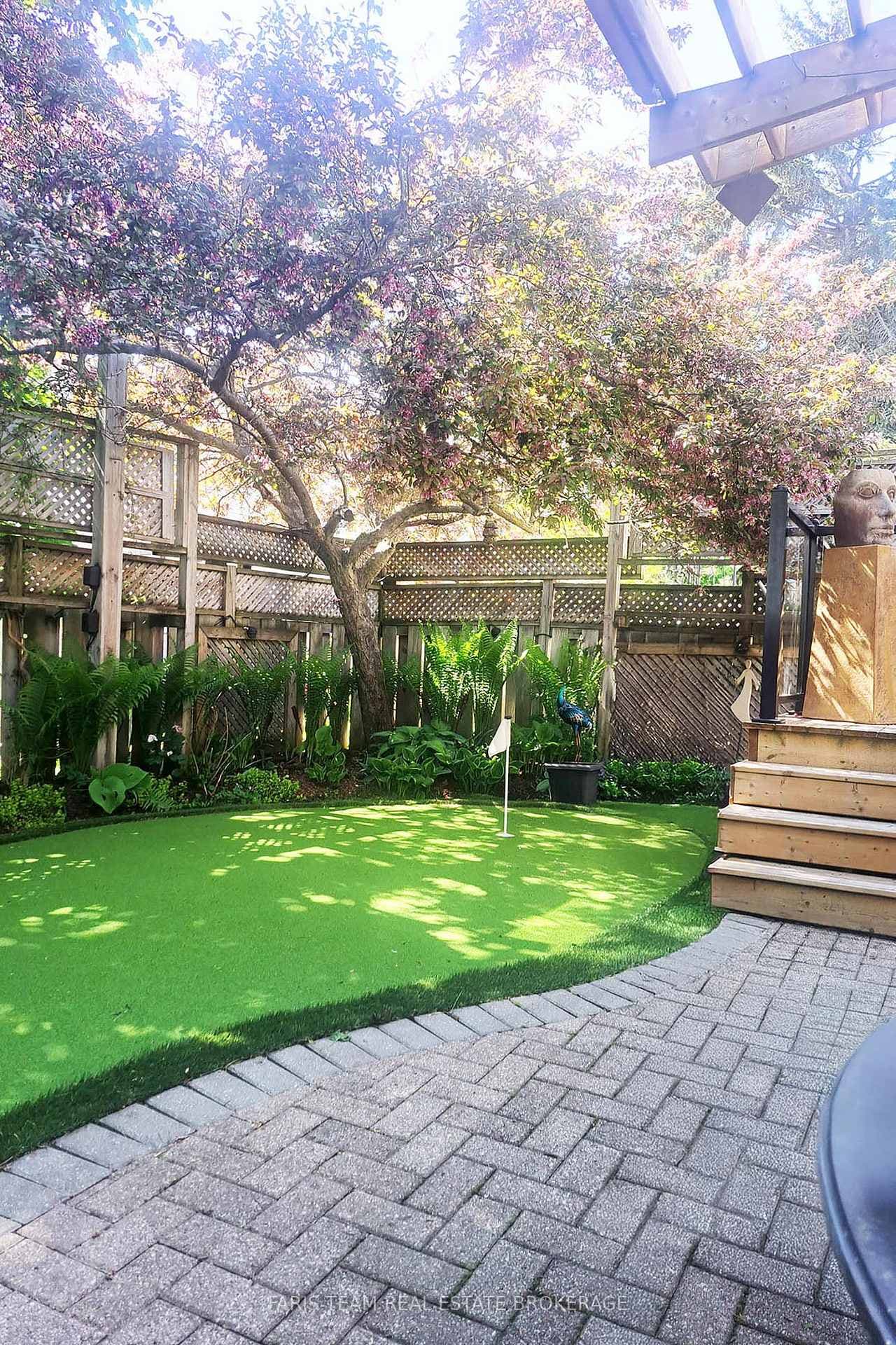 40 Orwell Crescent photo 42