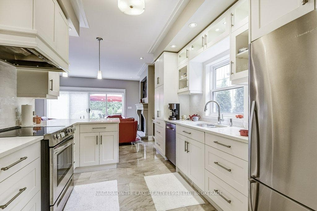 15 Meritage Lane Unit 8 photo 11