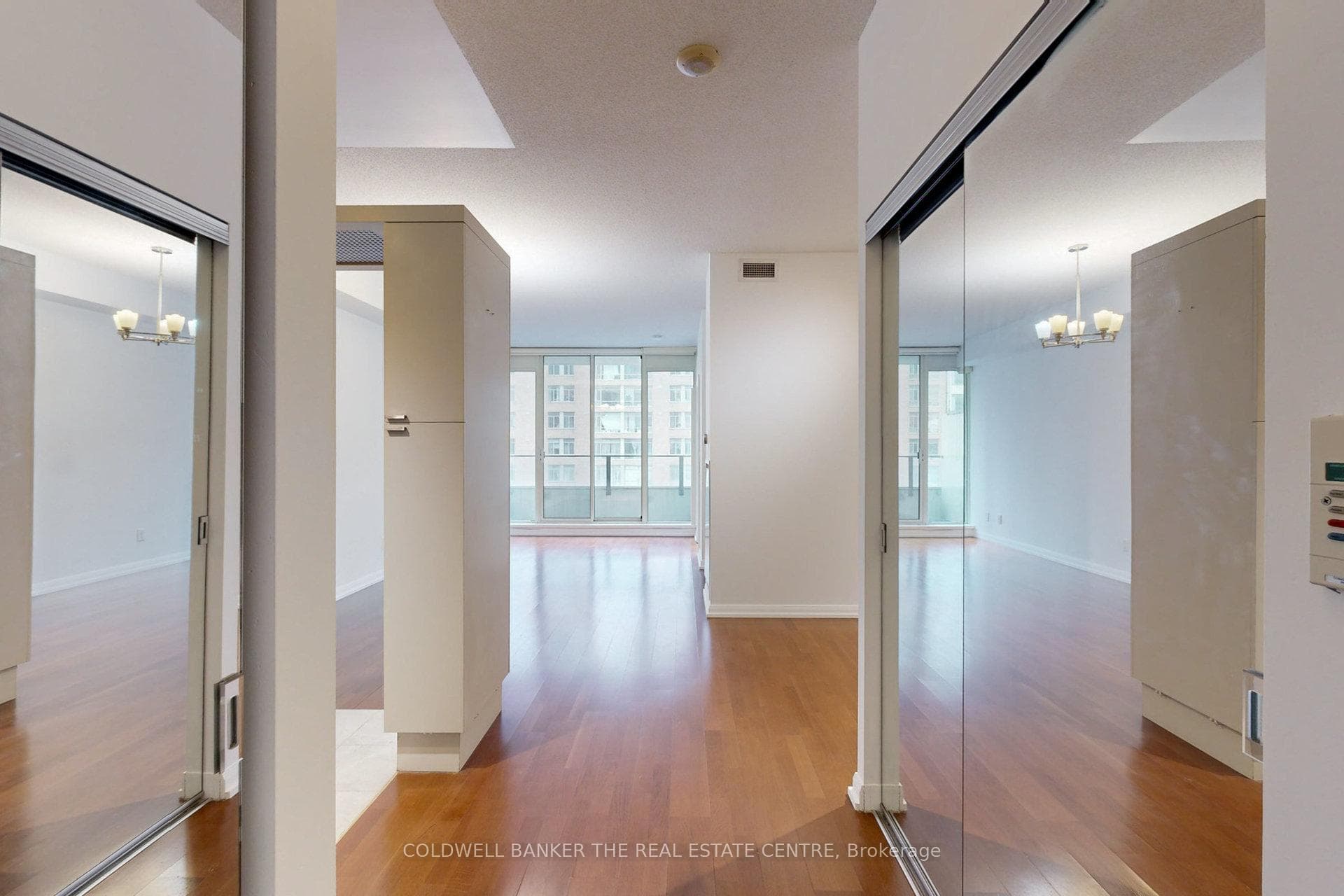 111 Elizabeth Street Unit 1118 photo 6