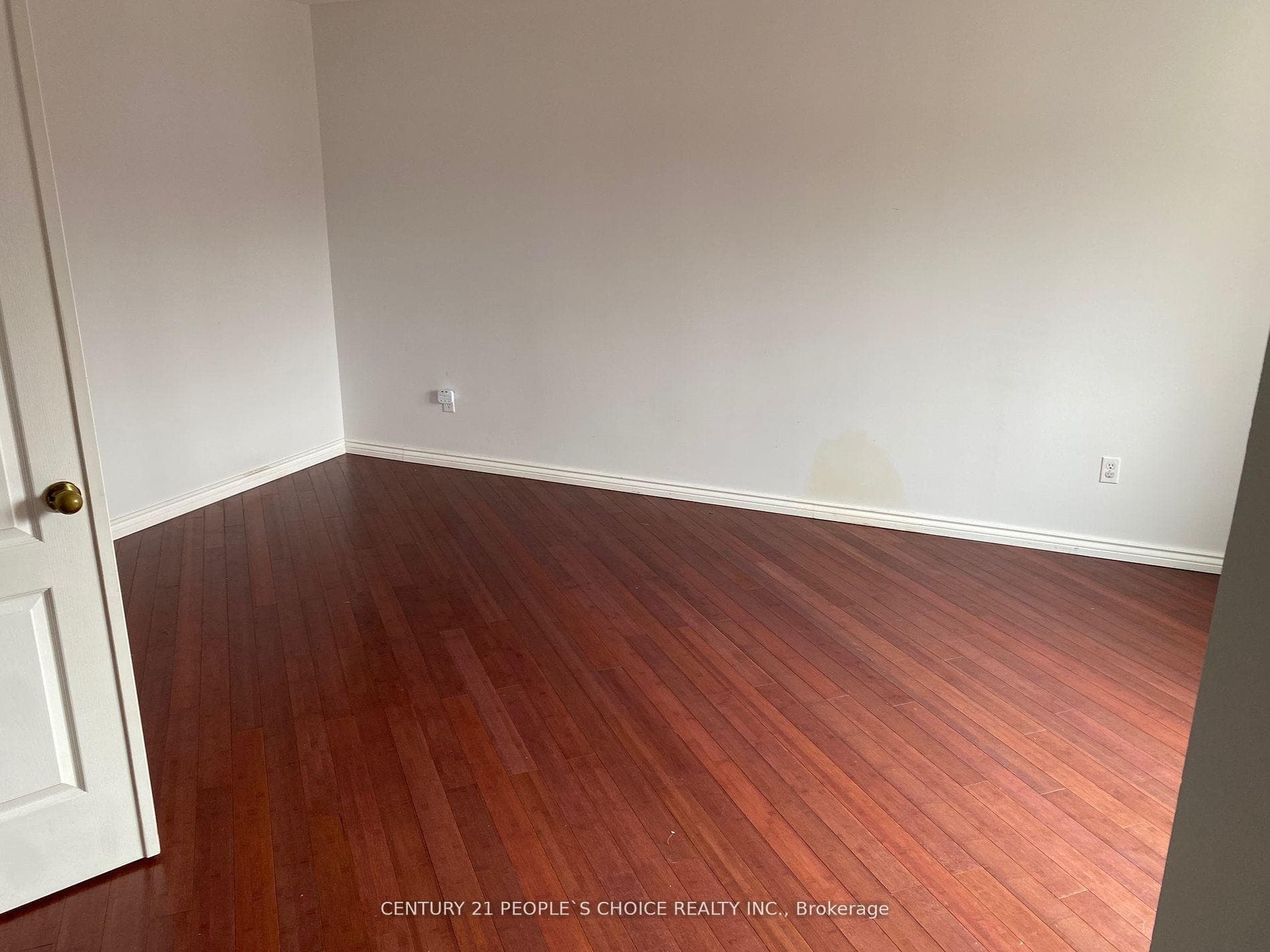 833 Scollard Court Unit 52 photo 18