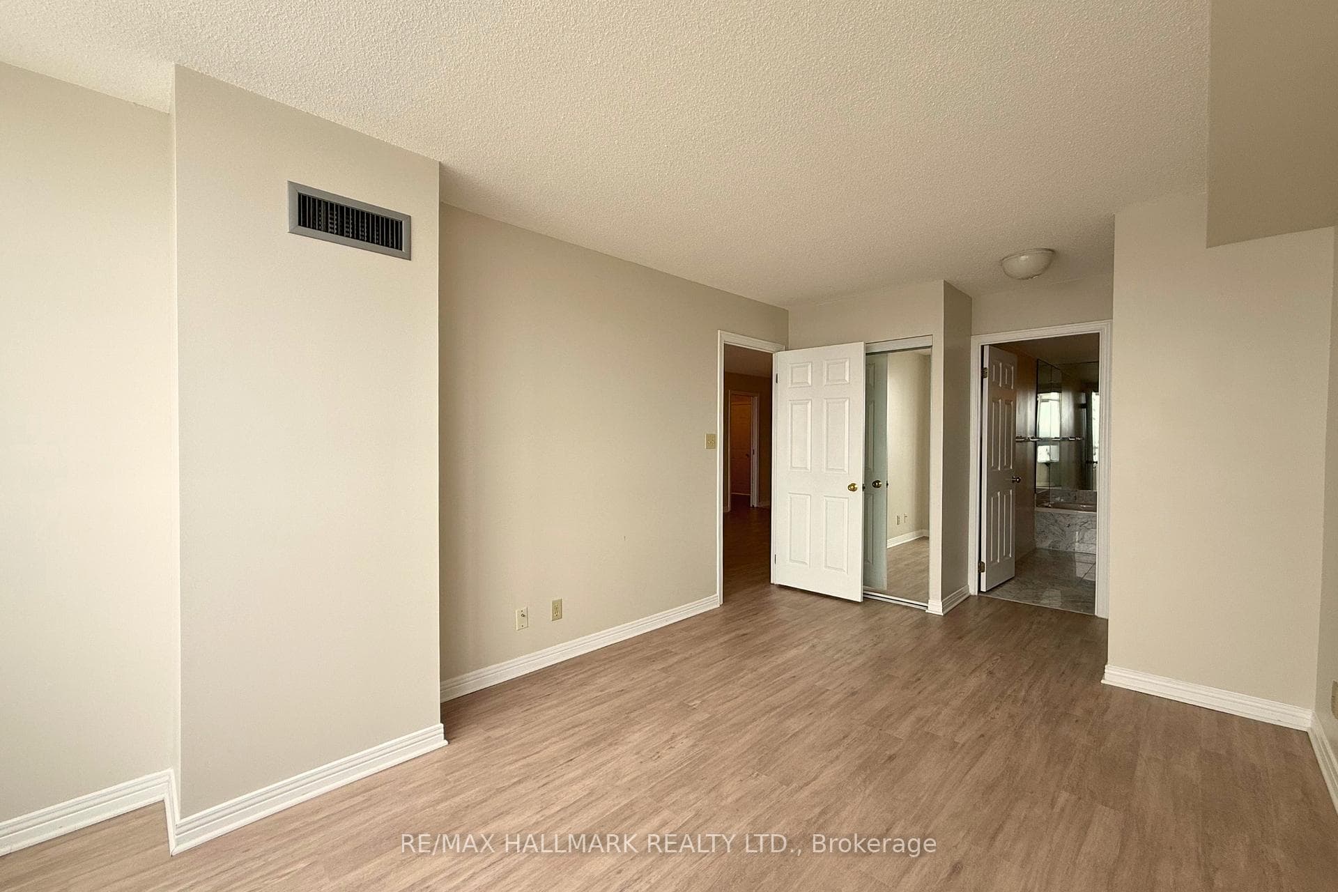 1 Aberfoyle Crescent Unit 1212 photo 14