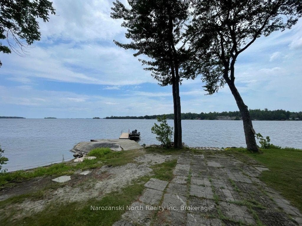 151B Du Lac Avenue photo 19