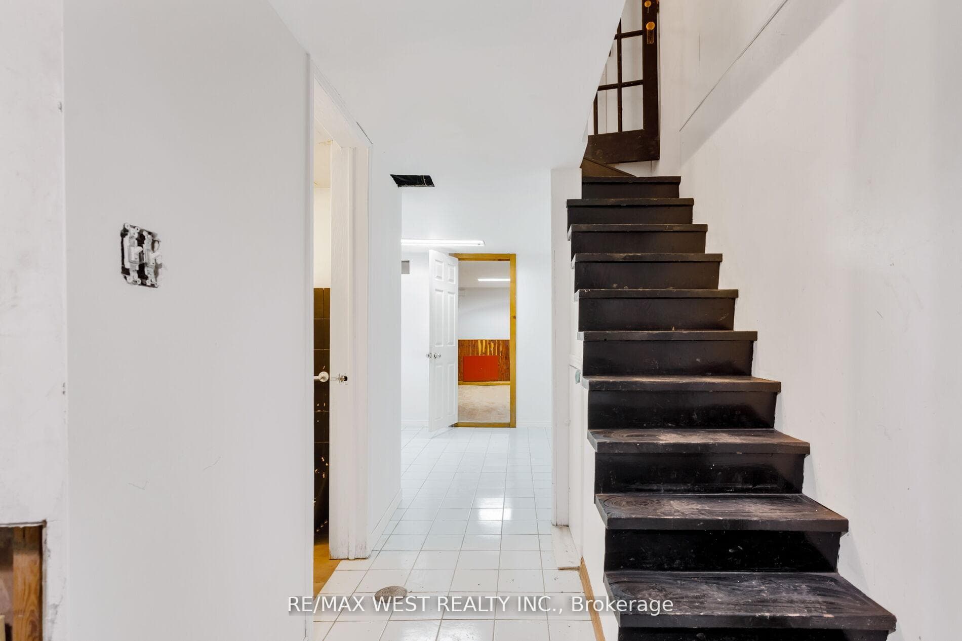 39 Noble Street photo 44