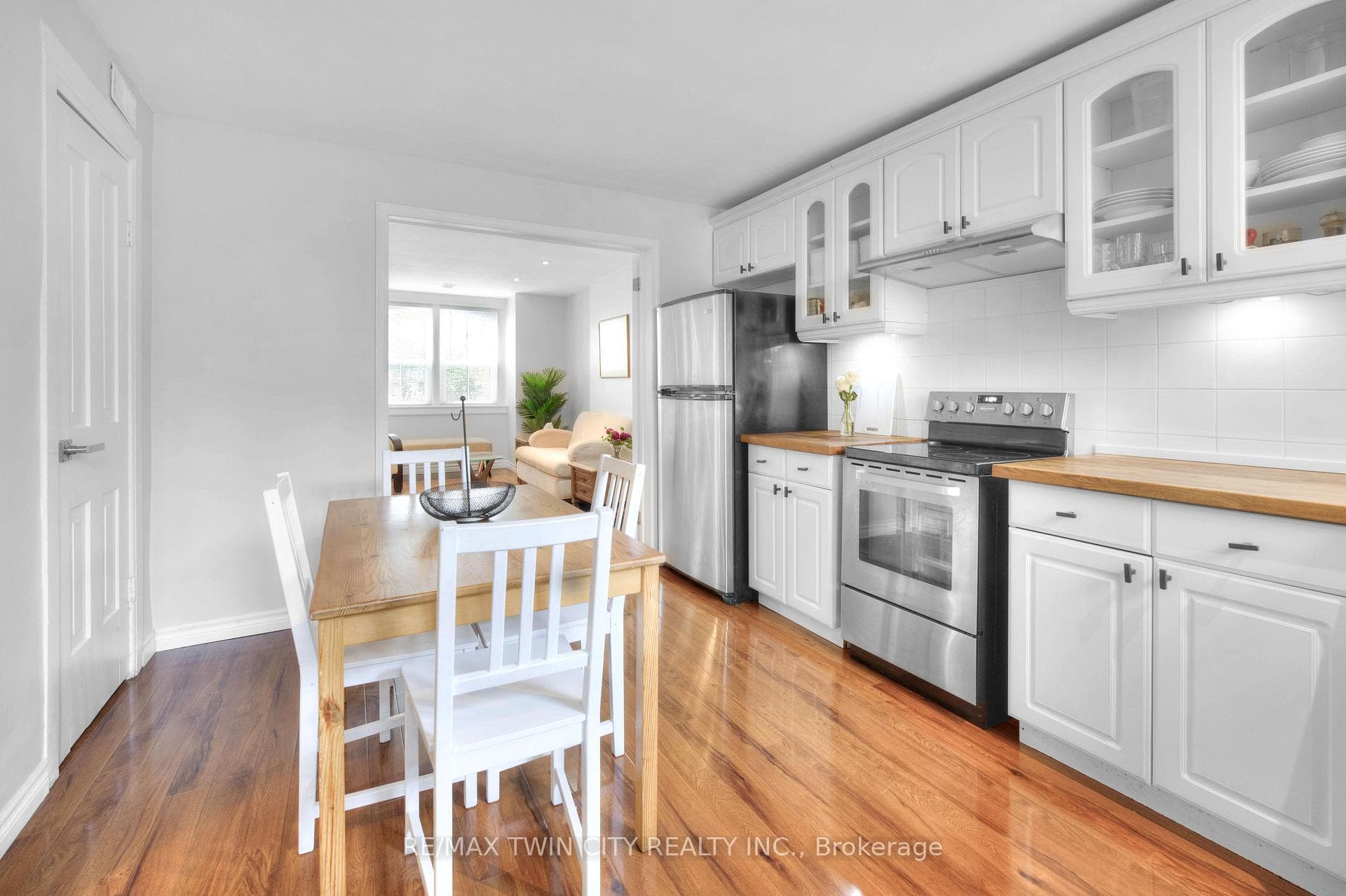 28 Courtland Avenue photo 34