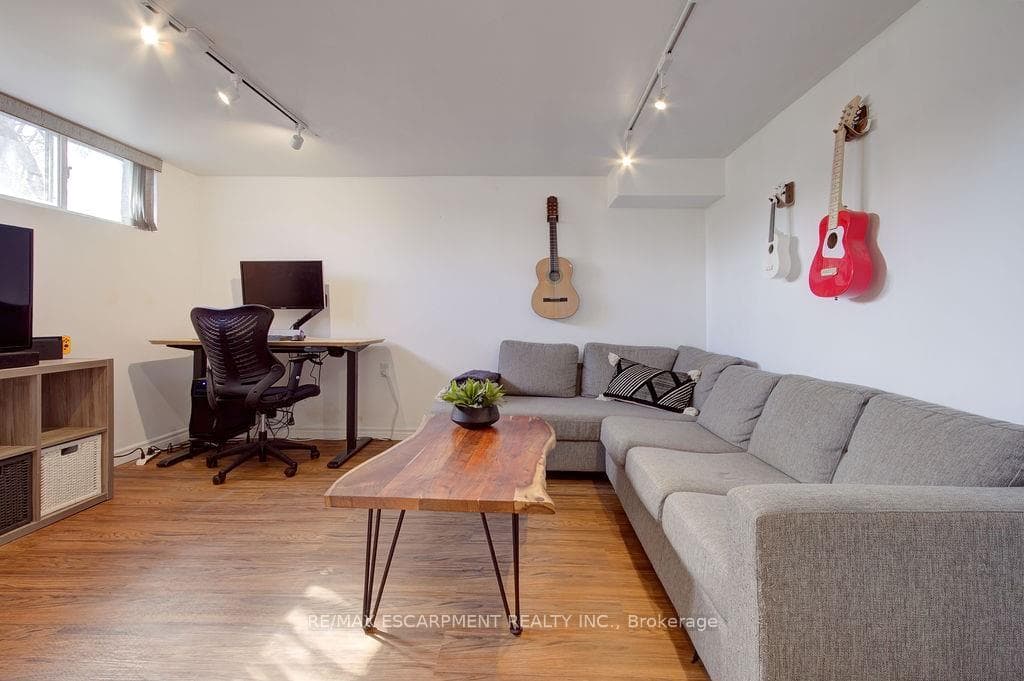 2297 BARCLAY Road photo 19