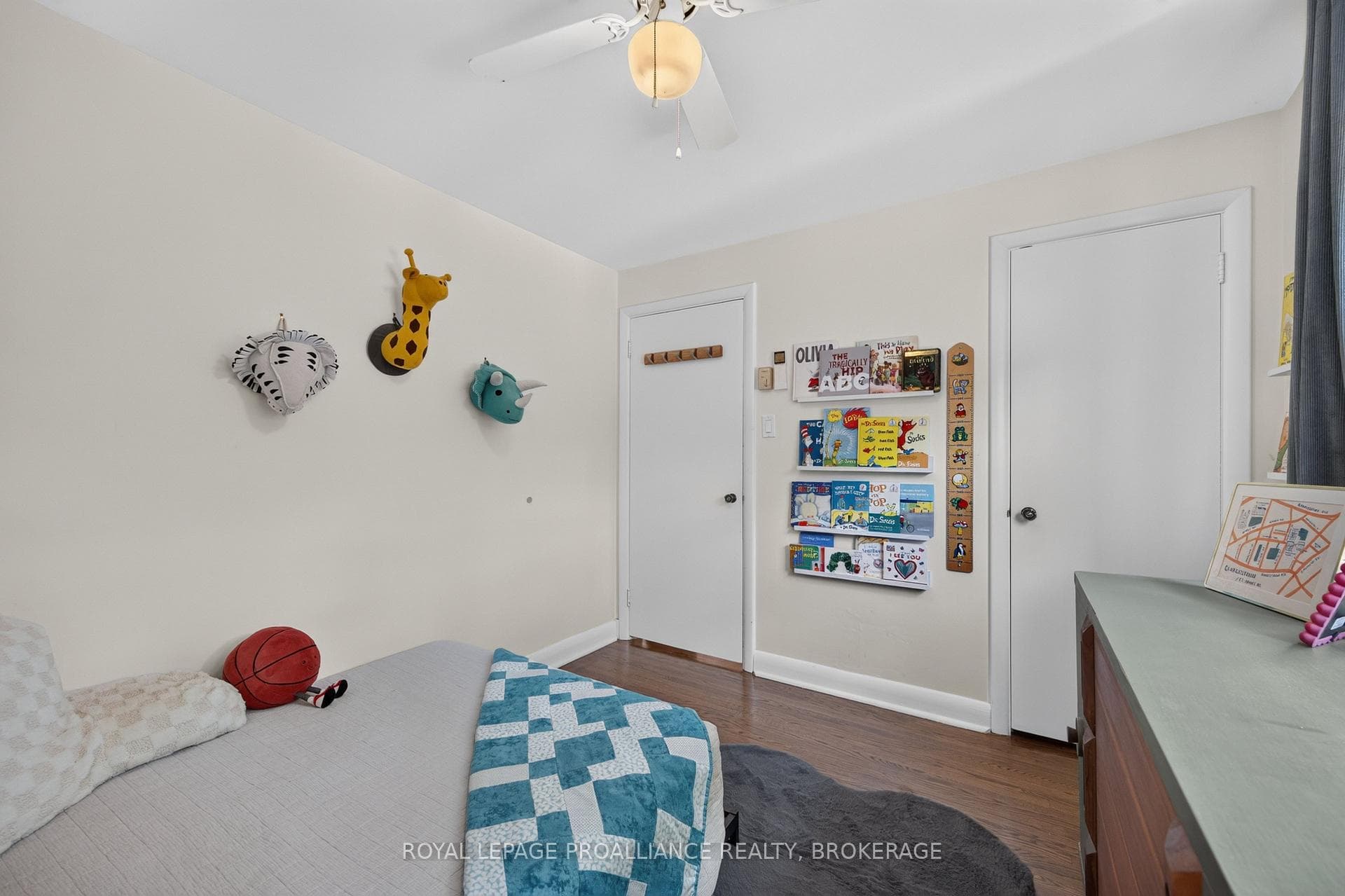 288 Yonge Street photo 21